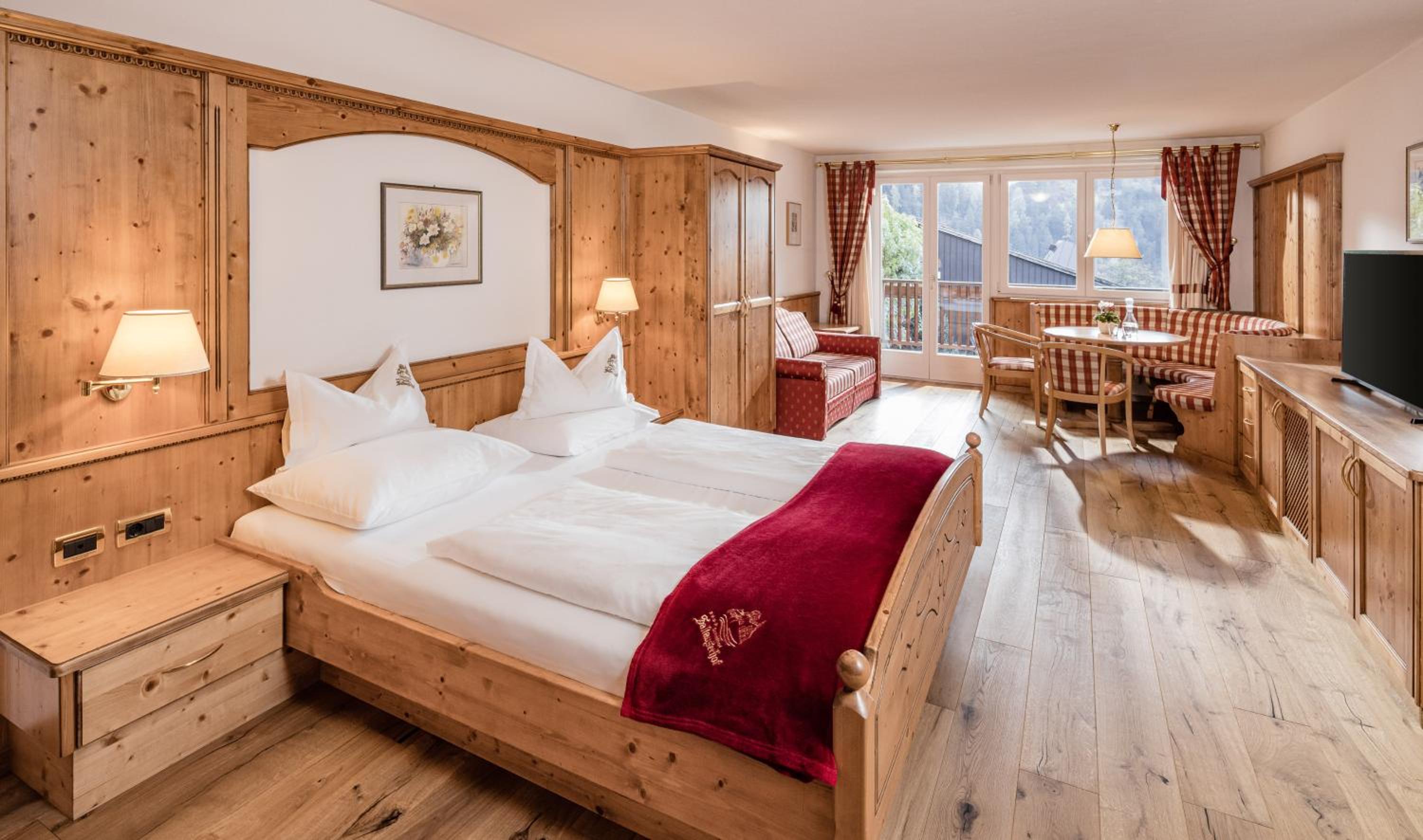 Deluxe Double Room with Balcony - Photo 1