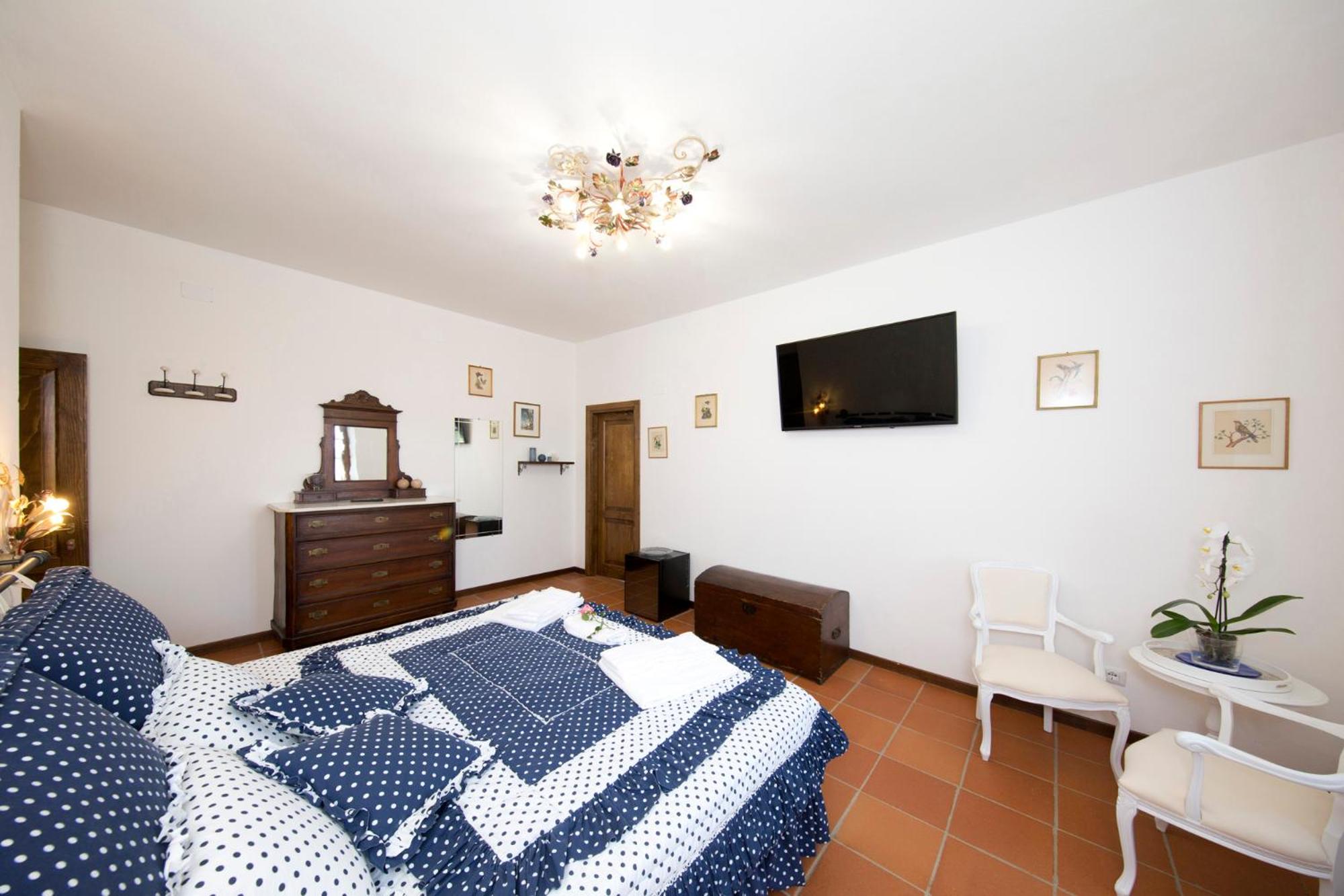 Large Double Room photo 2