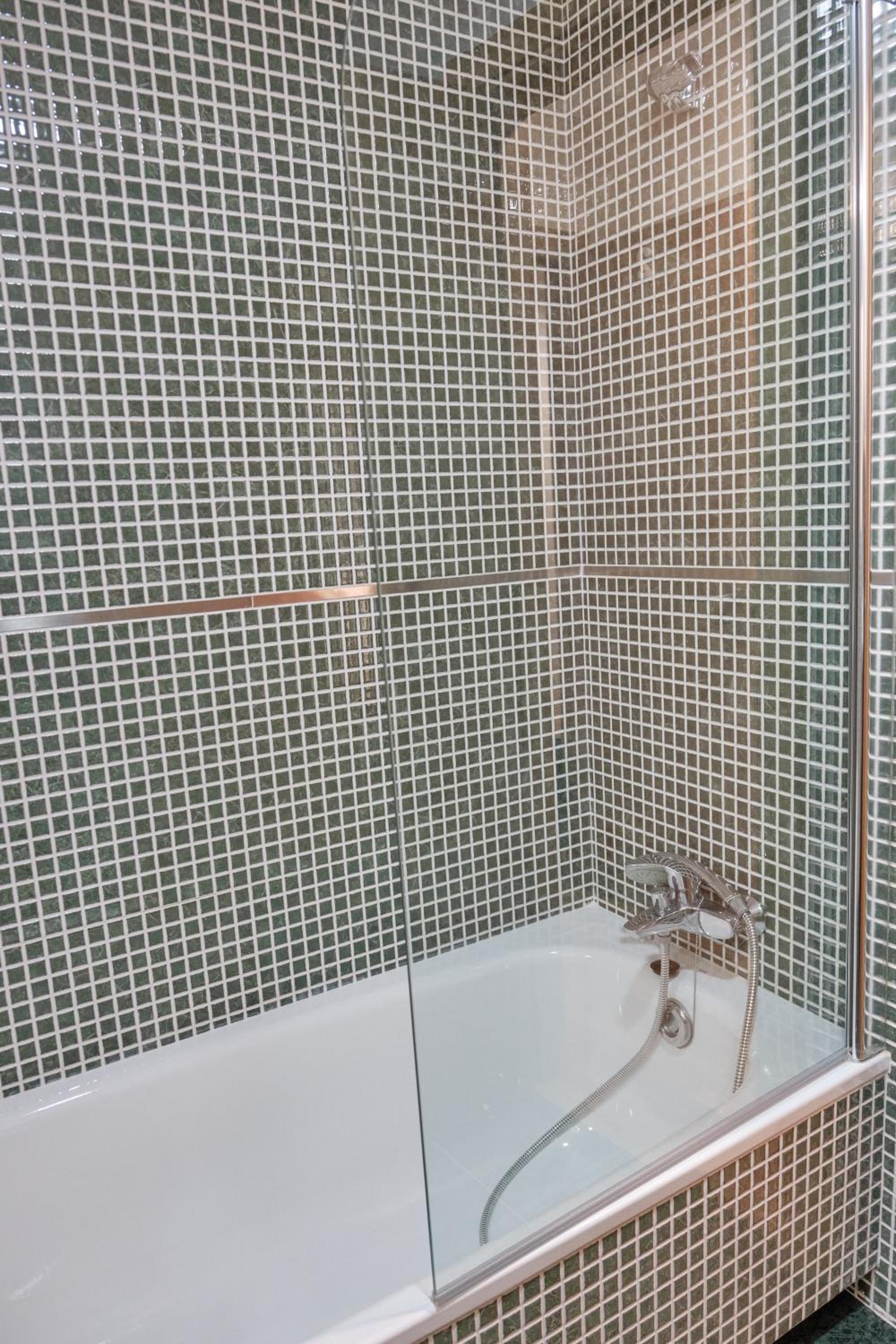 Double Room with Private Bathroom photo 3