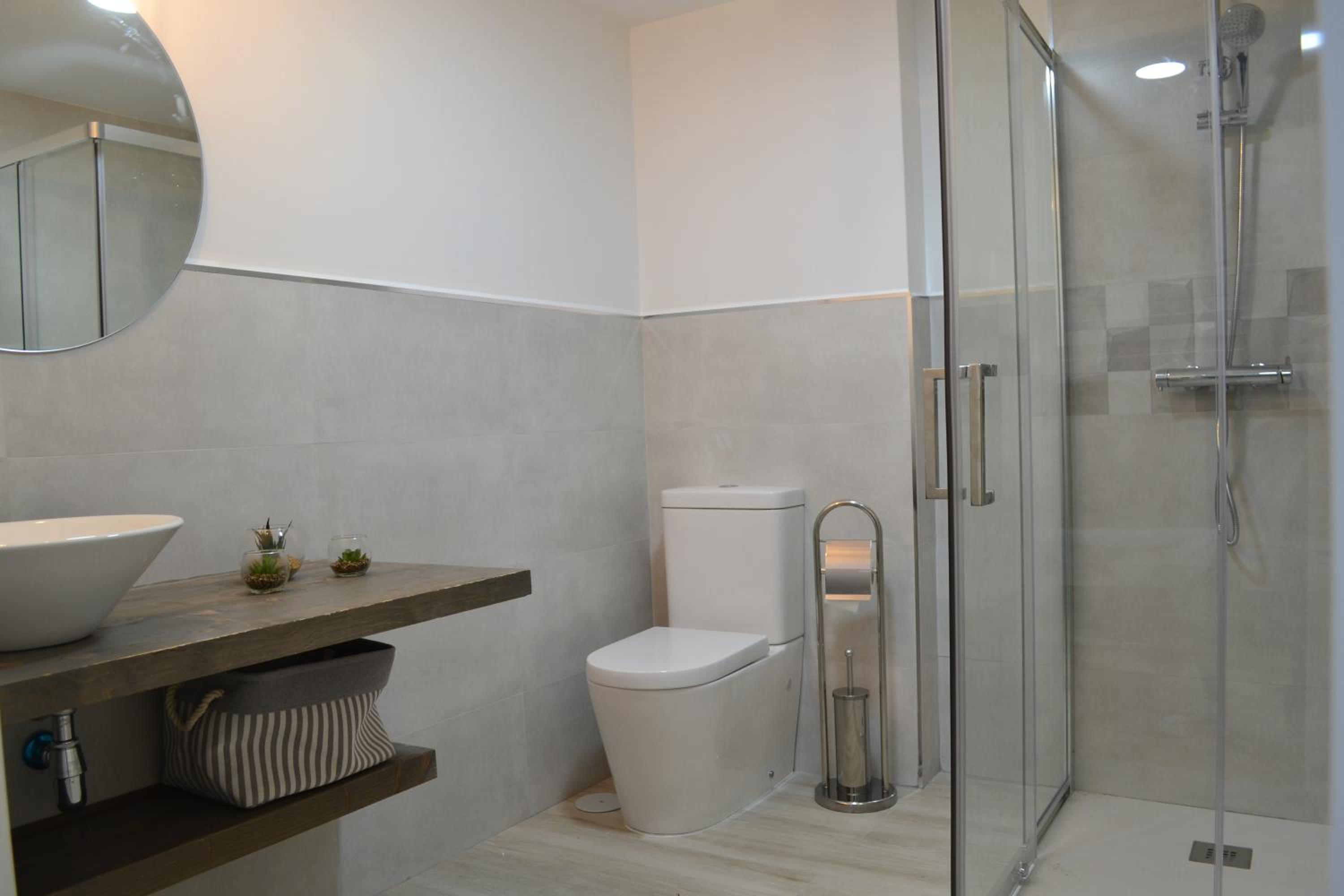 Family Room with Private Bathroom photo 2