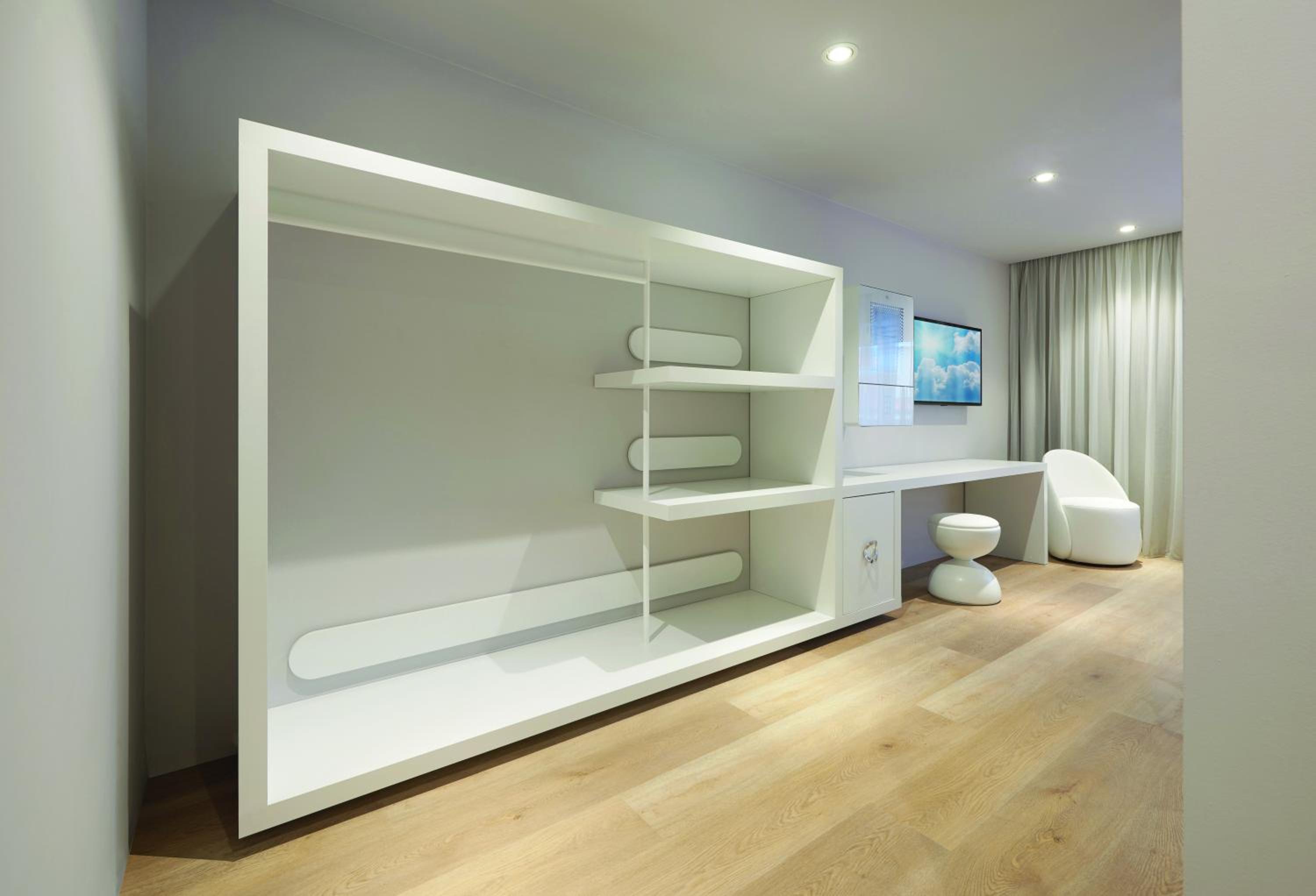 Deluxe Junior Suite - Photo 10