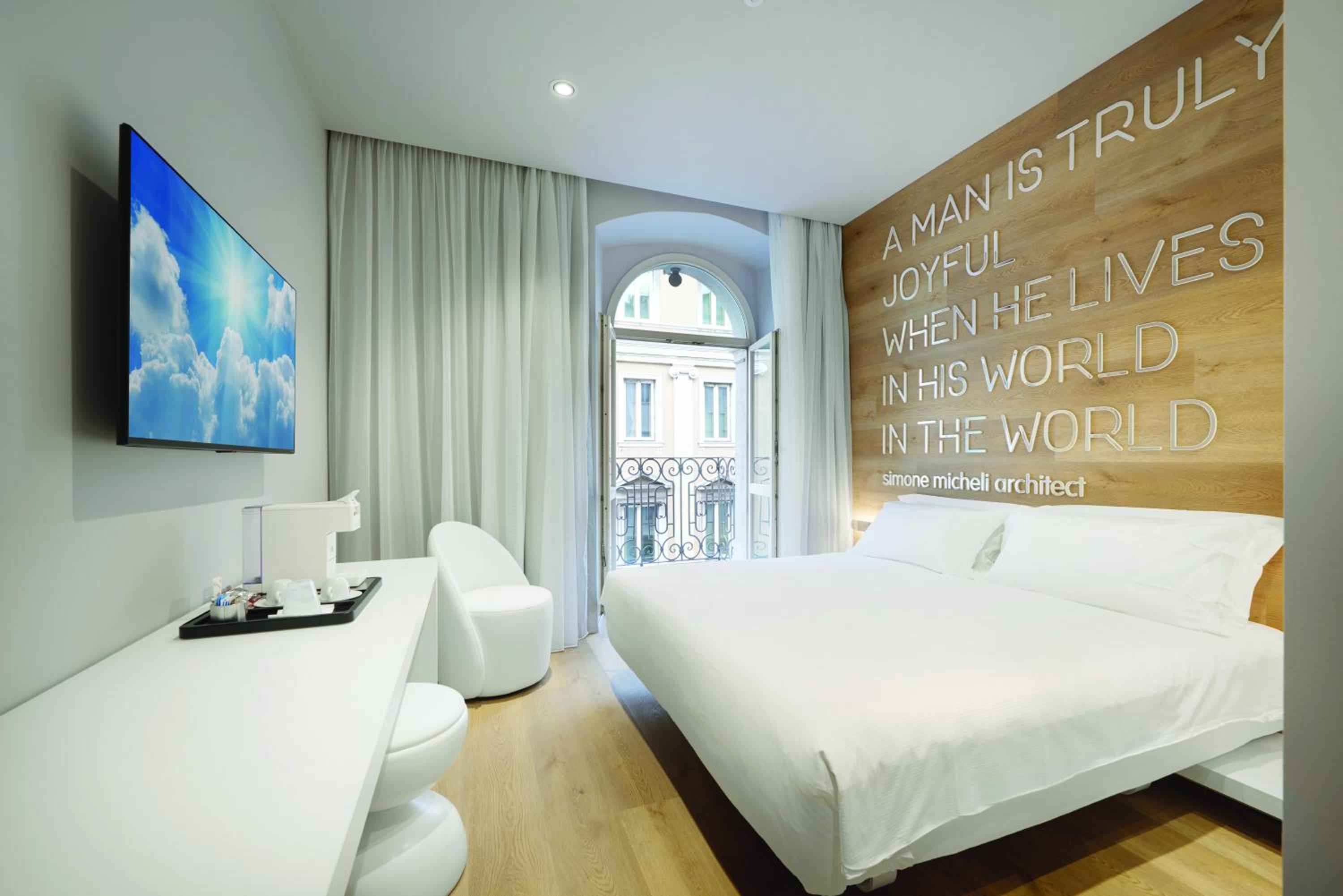 Deluxe Double or Twin Room with Balcony - Photo 3