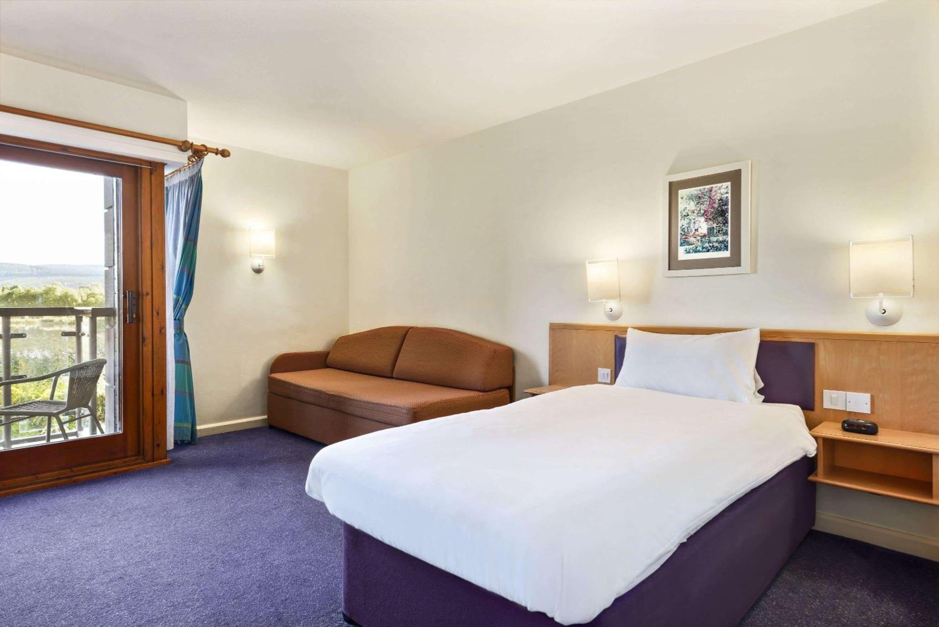 Double Room with Sofa Bed, Lake View - Photo 4