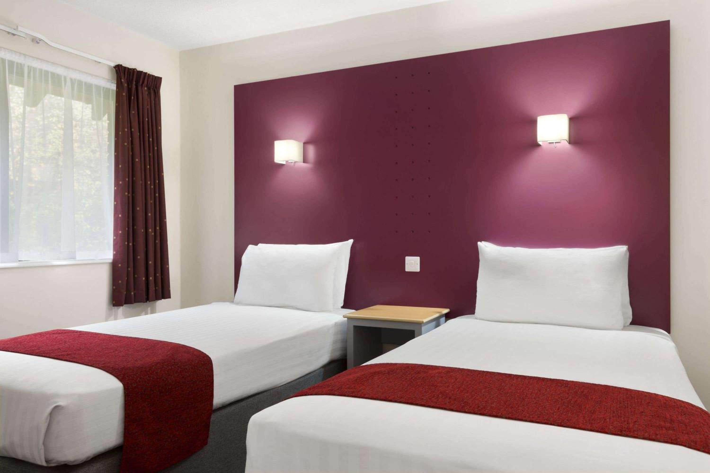 Twin Room - Disability Access photo 3