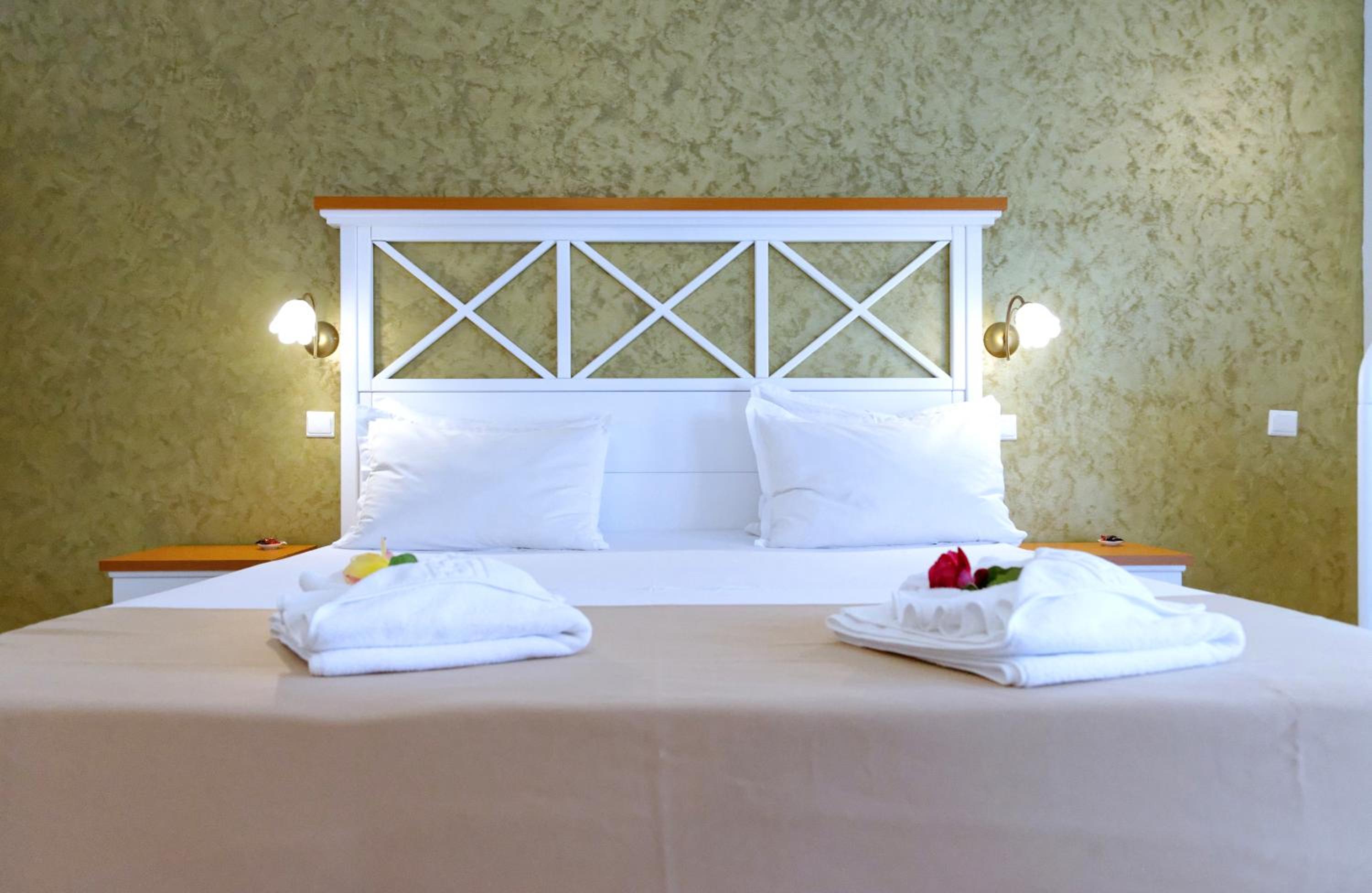Double Room with large double bed and Sea View - Photo 6