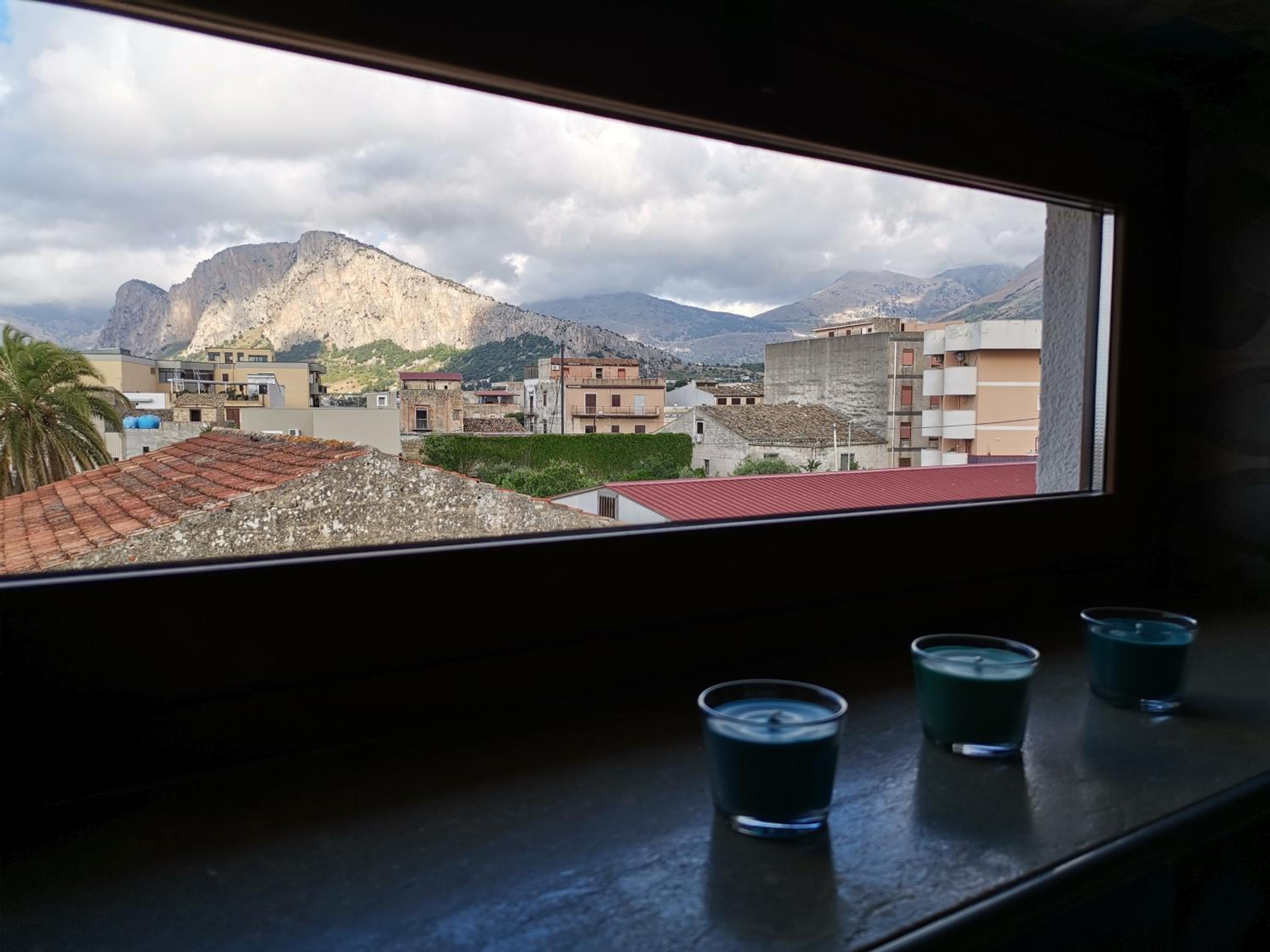 Double Room with Mountain View - Photo 3