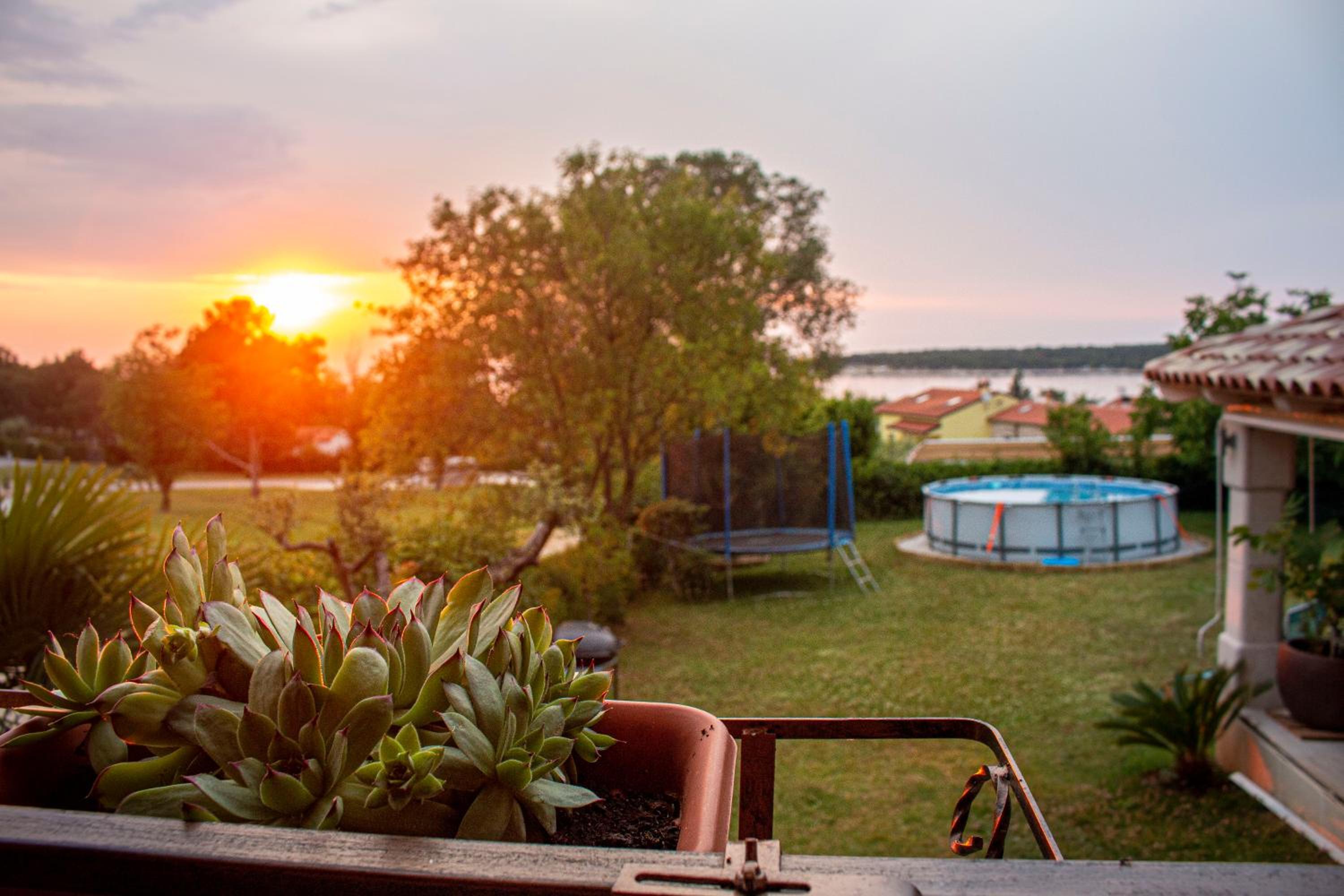 Apartment with Sea View - Photo 4