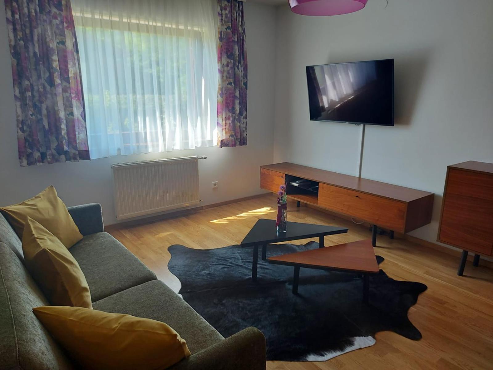 One-Bedroom Apartment photo 1