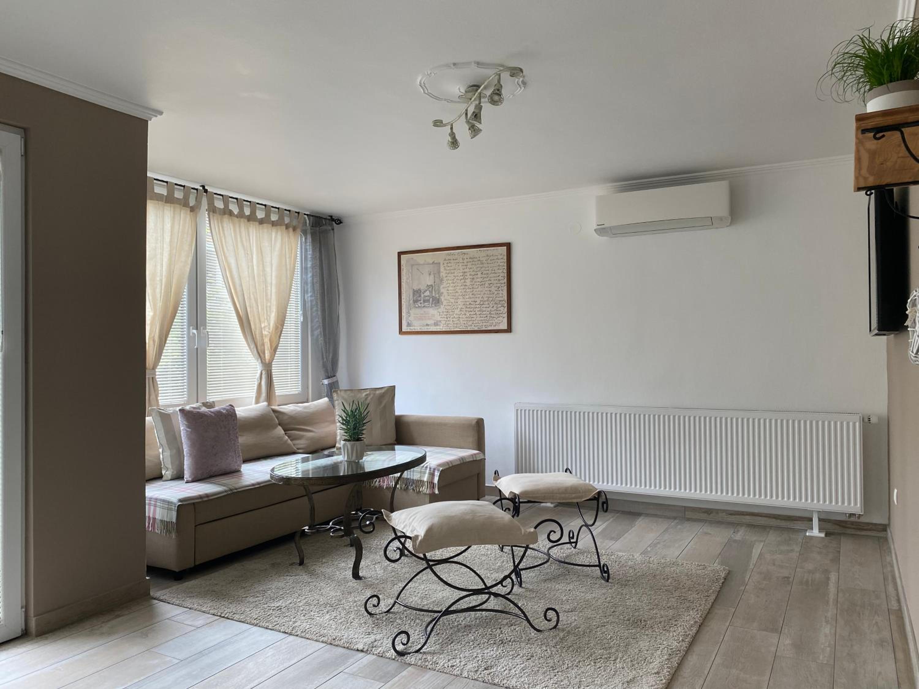 Two-Bedroom Apartment with Balcony photo 2