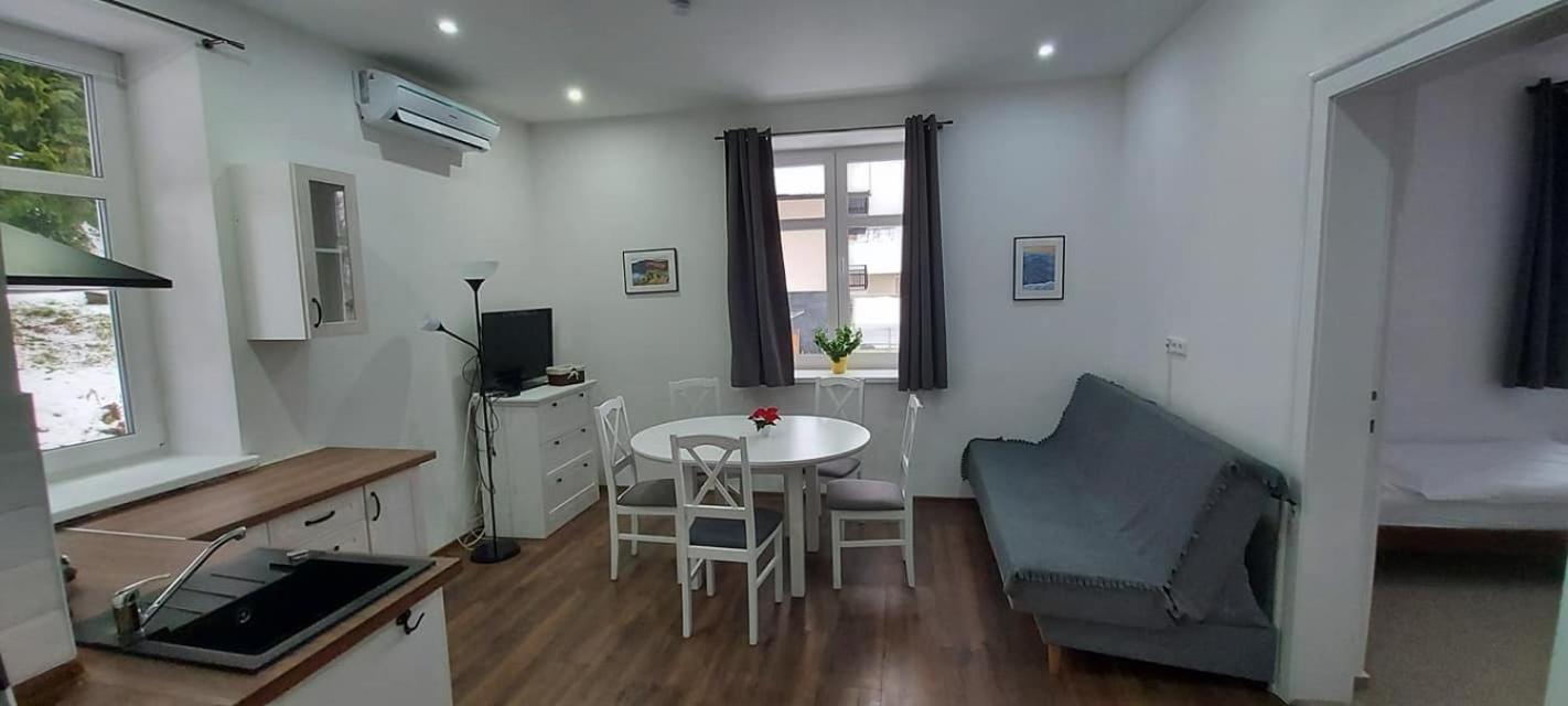 Family Room with Private Bathroom photo 1