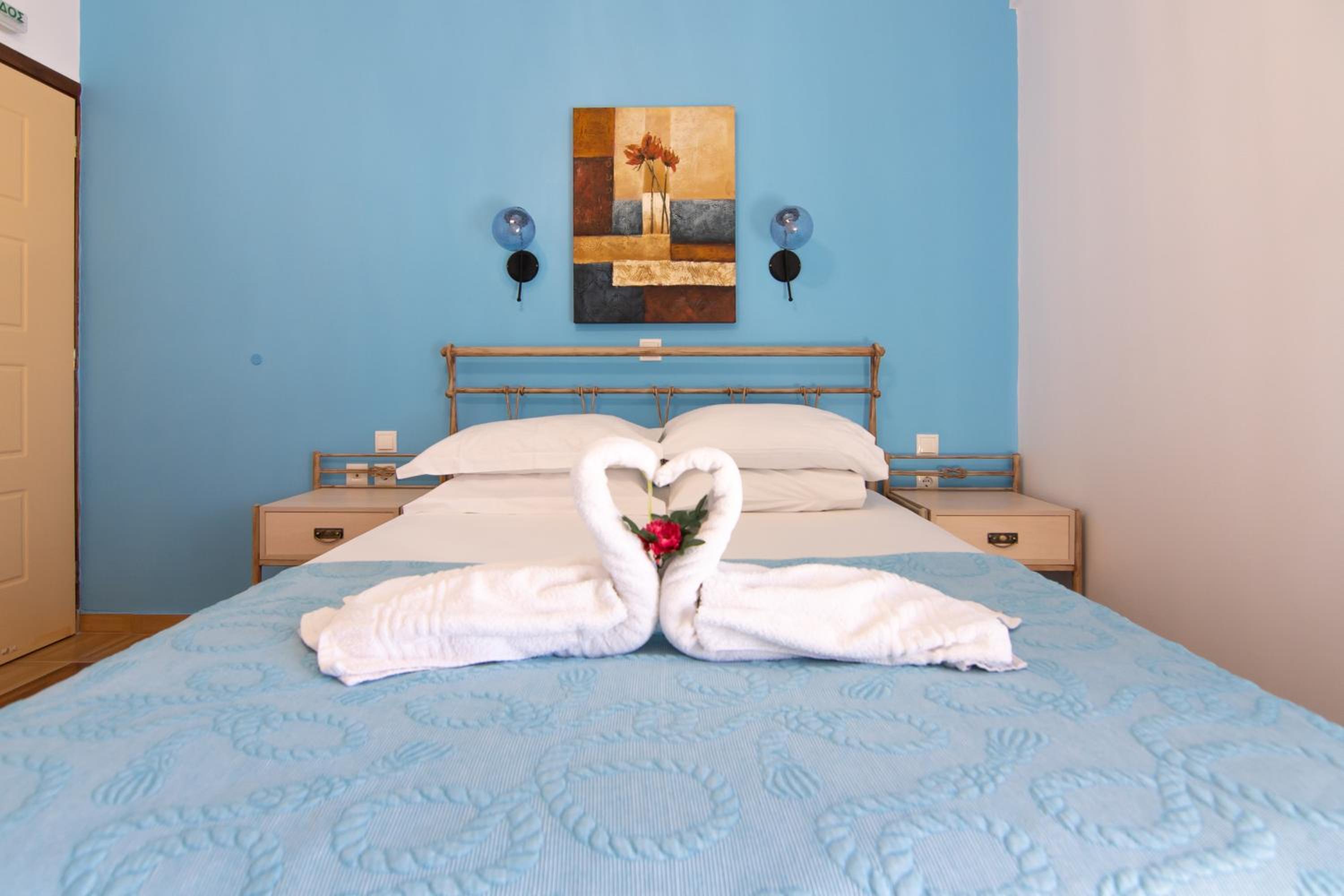 Standard Double Room - Photo 12