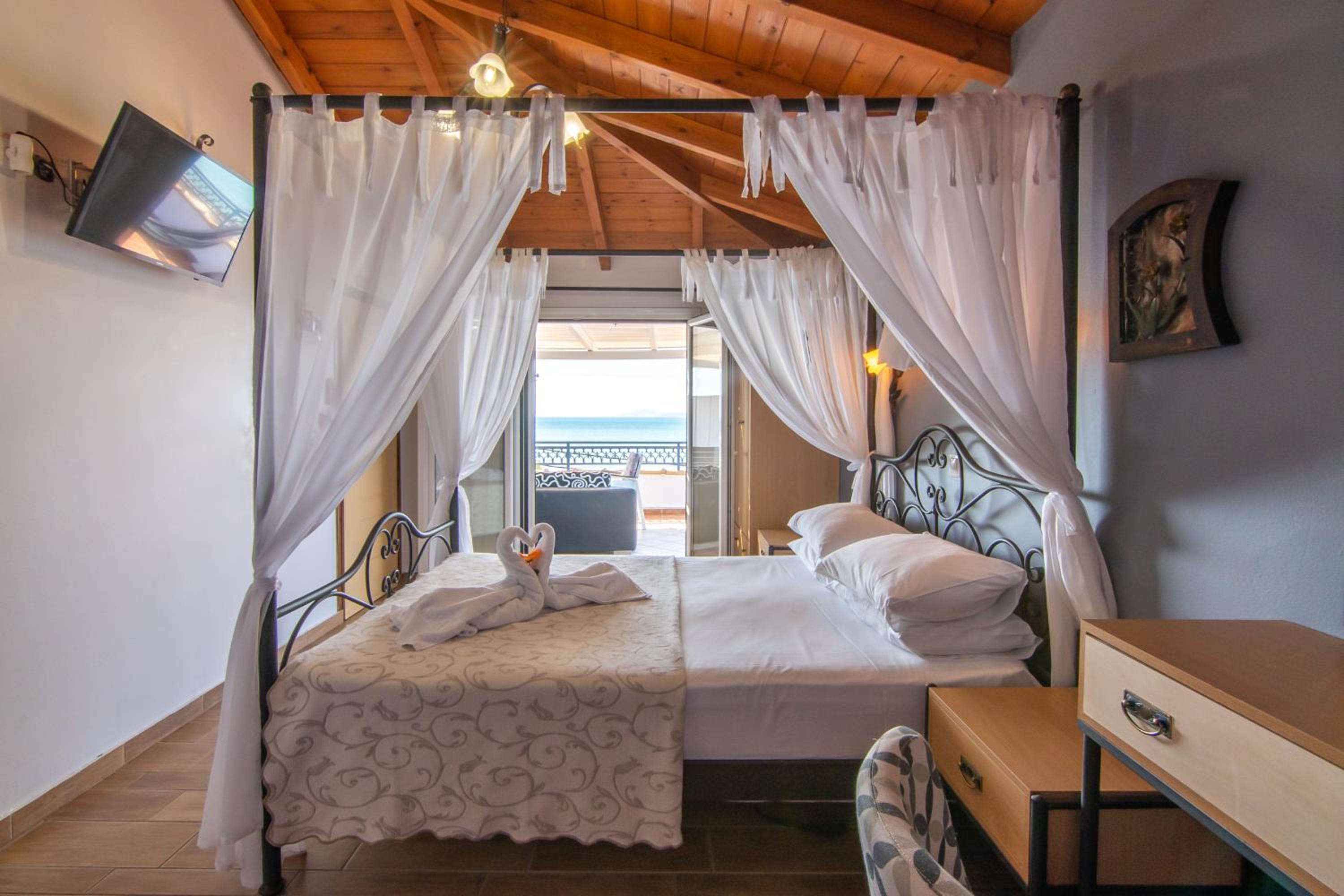 Deluxe Suite with Sea View