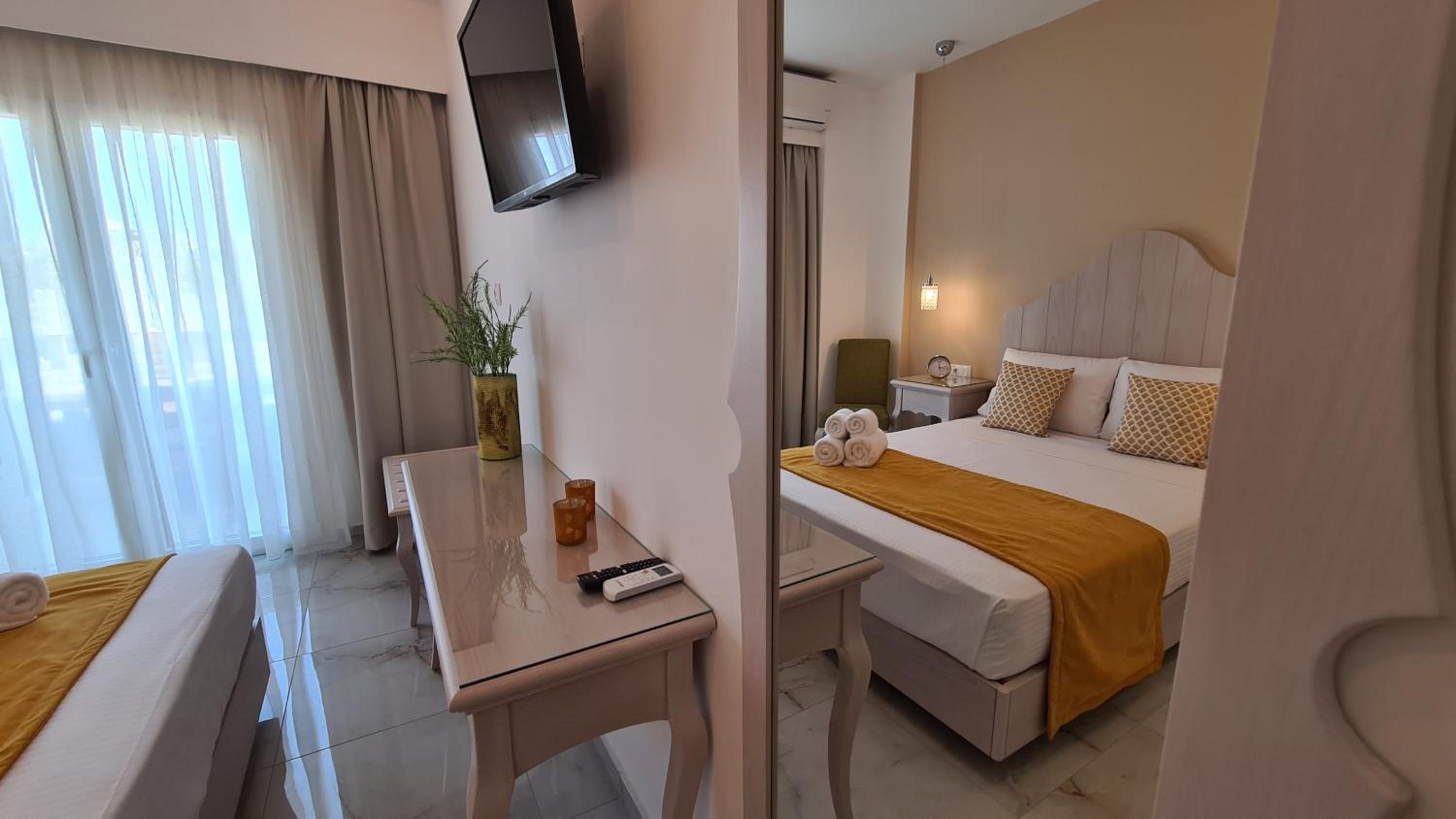 Deluxe Double Room photo 3