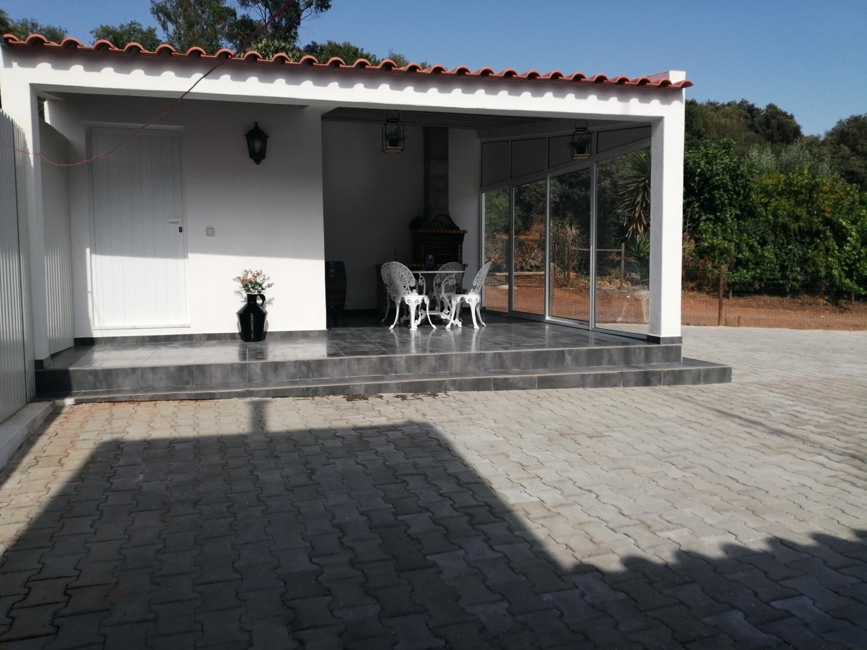 One-Bedroom House photo 2