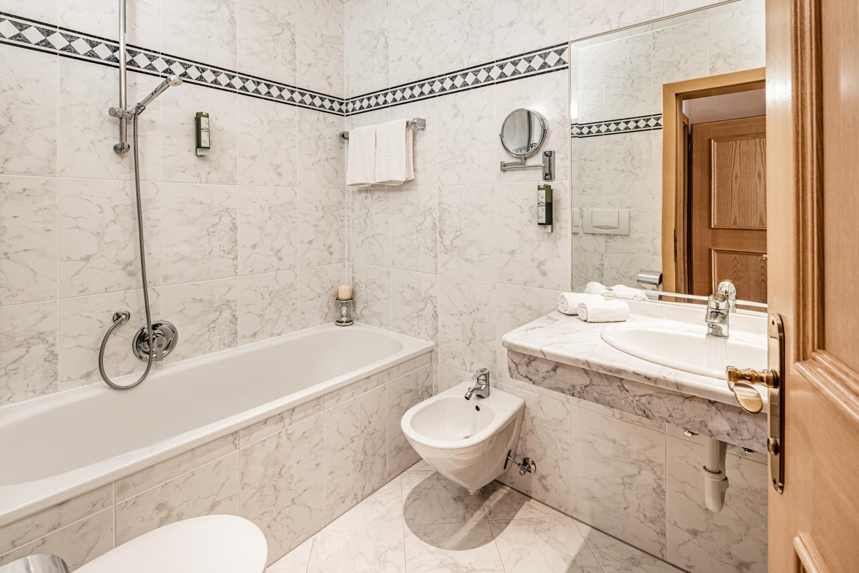 Classic Double Room - Photo 3