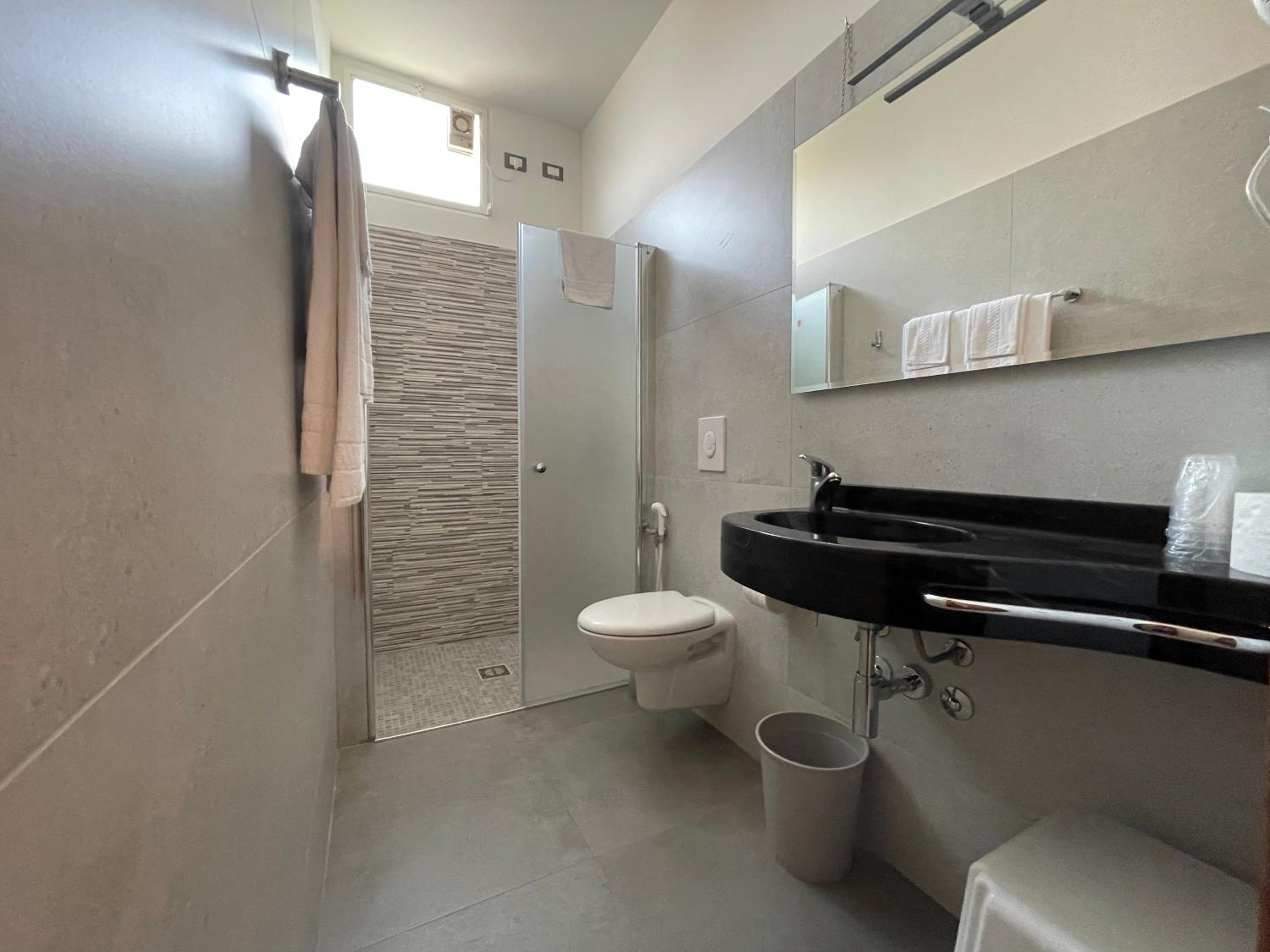 Double or Twin Room - Mountain Side - Photo 6