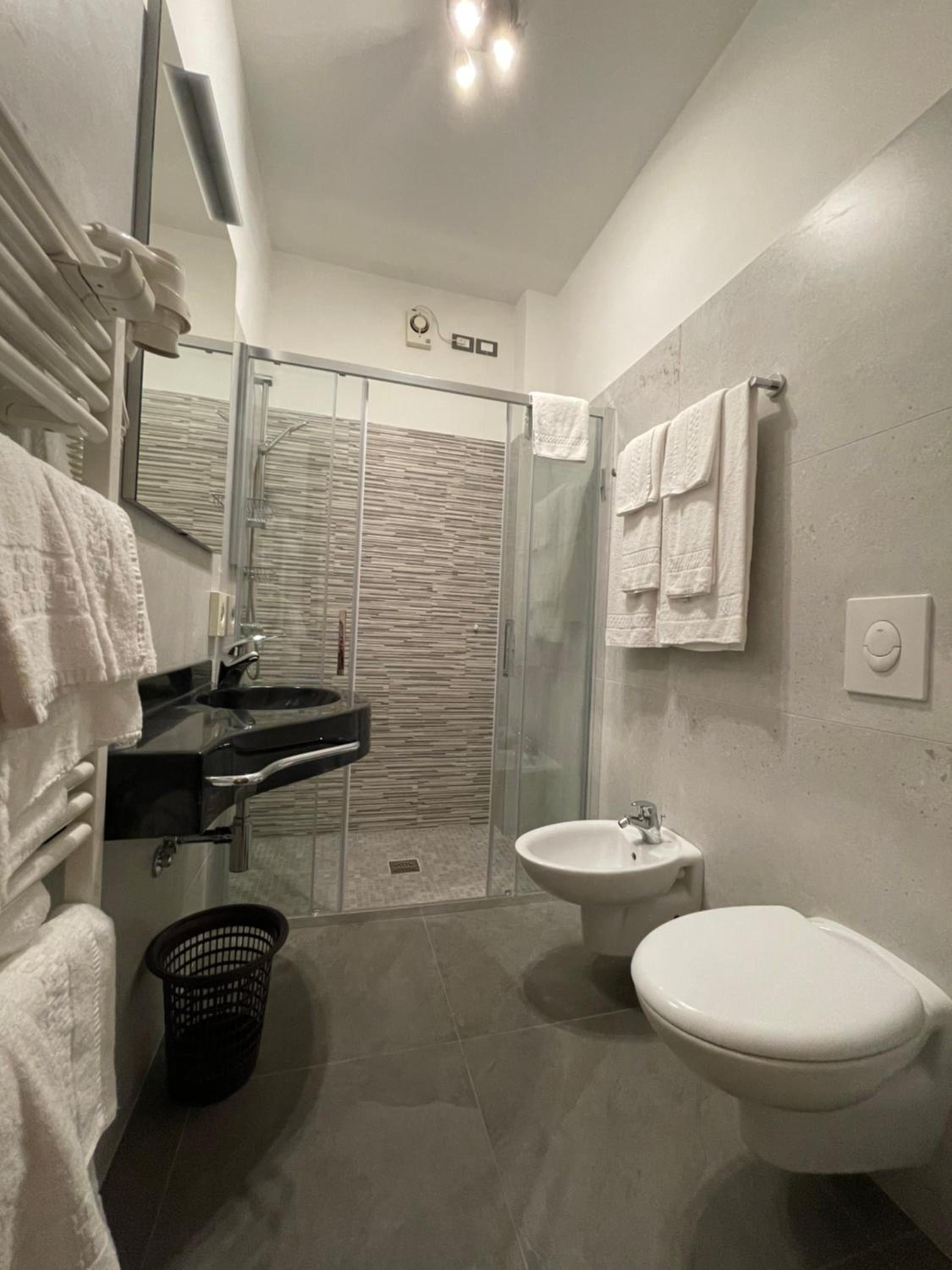 Double or Twin Room - Mountain Side - Photo 7