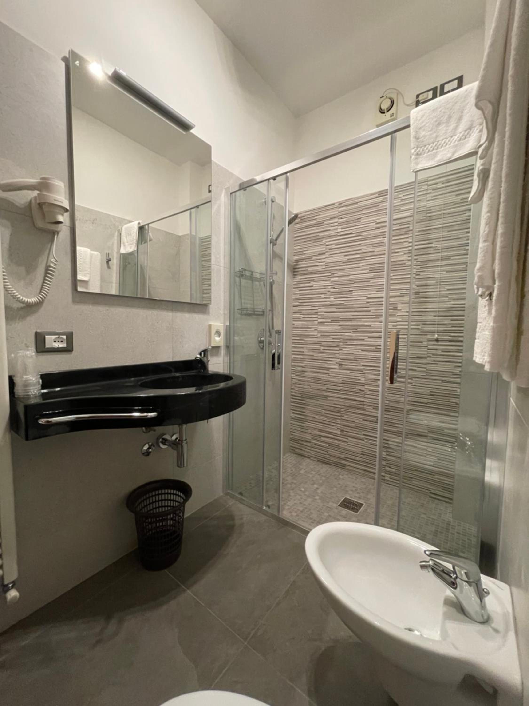 Double or Twin Room - Mountain Side - Photo 8