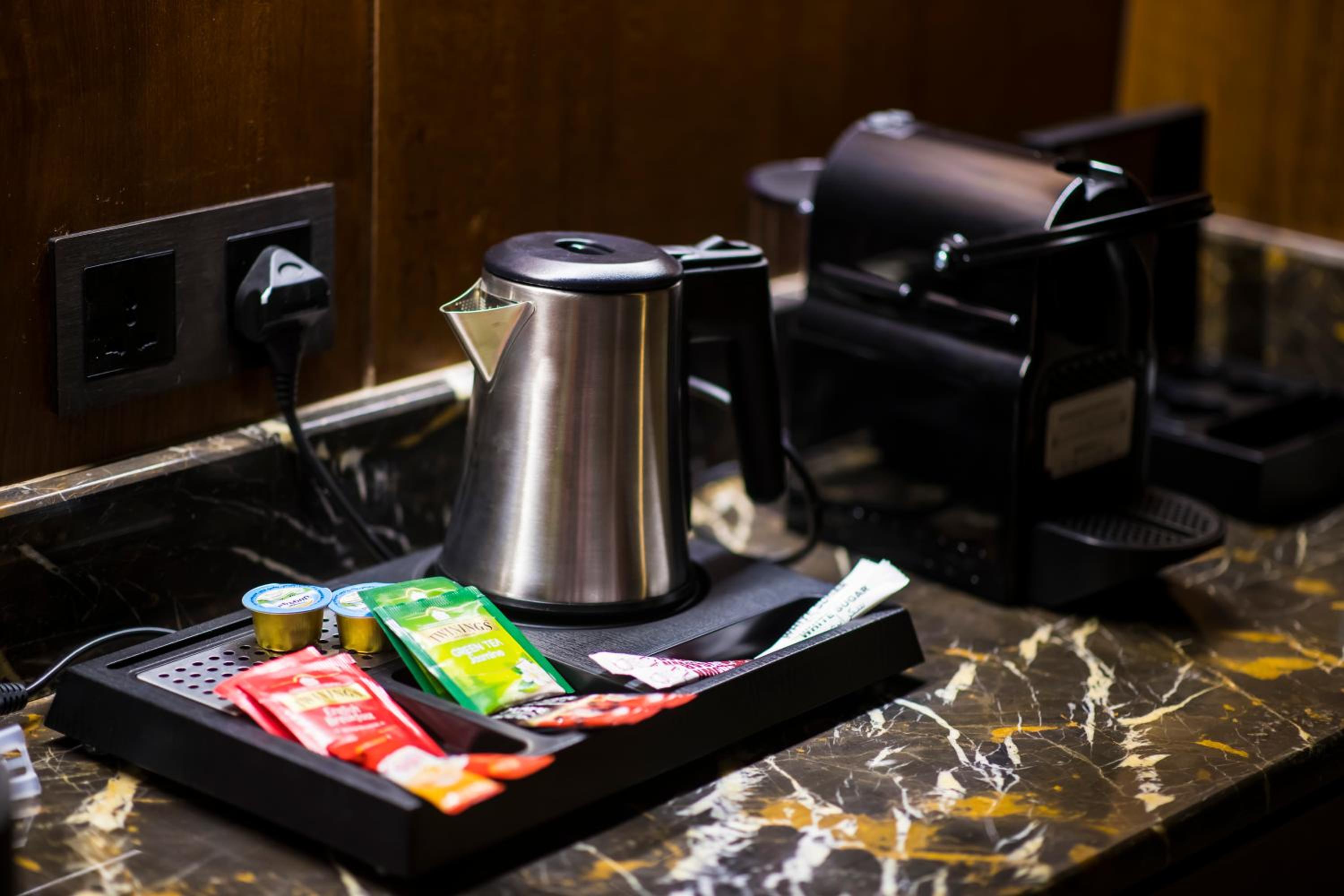 Executive Suite - Photo 13