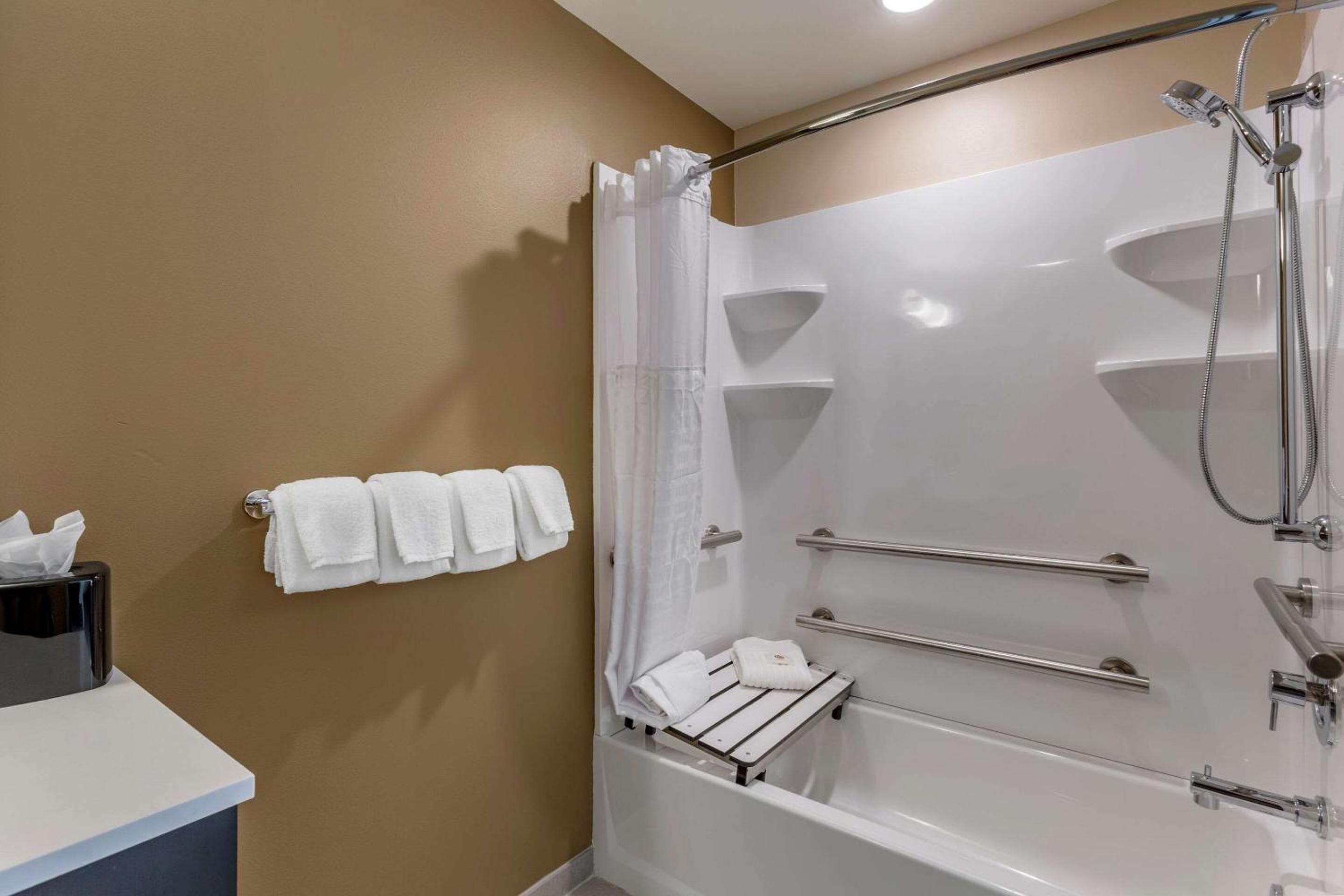 Suite with Two Queen Beds - Mobility and Hearing Accessible/Non-Smoking - Photo 5