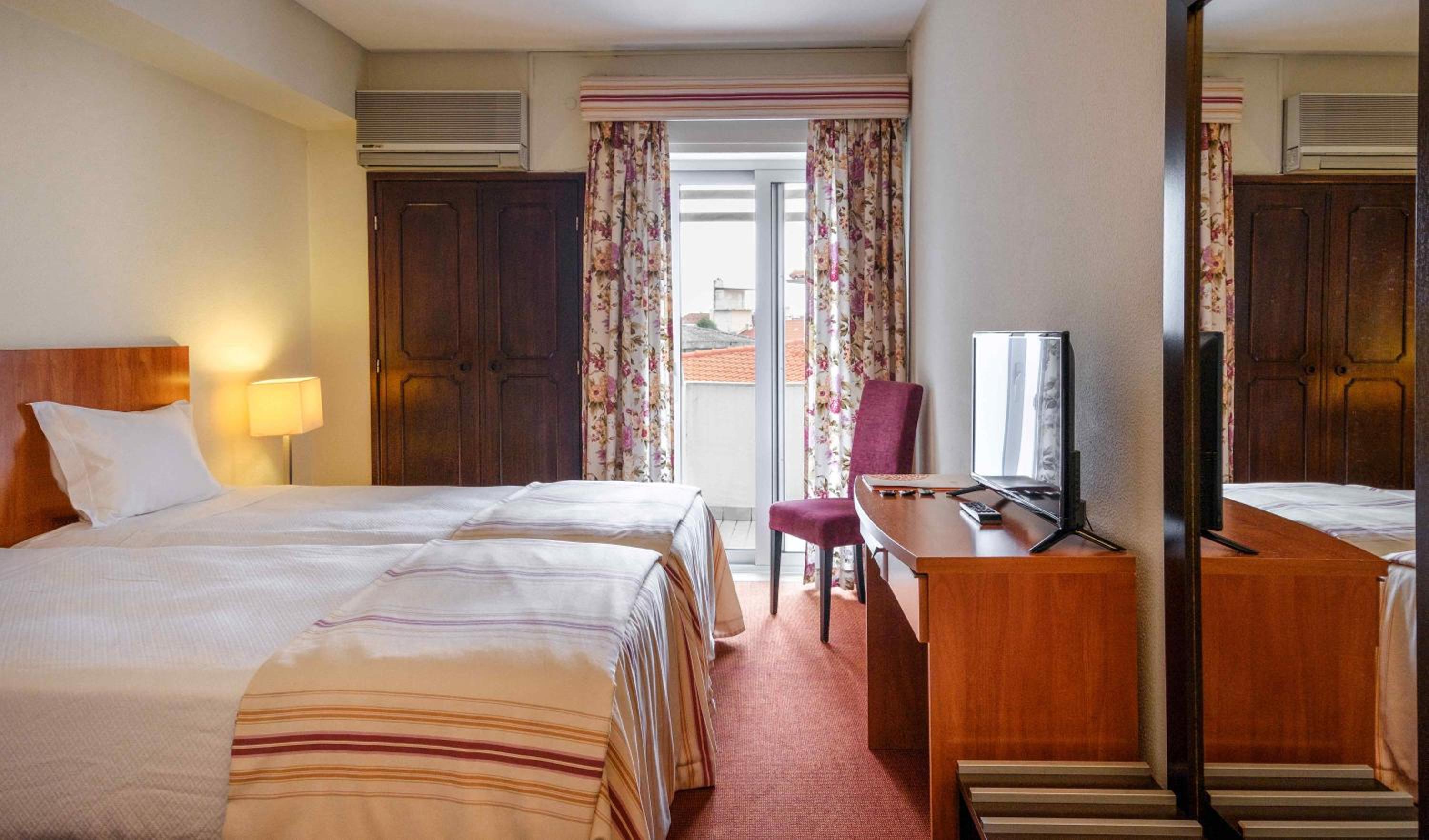 Double or Twin Room photo 3