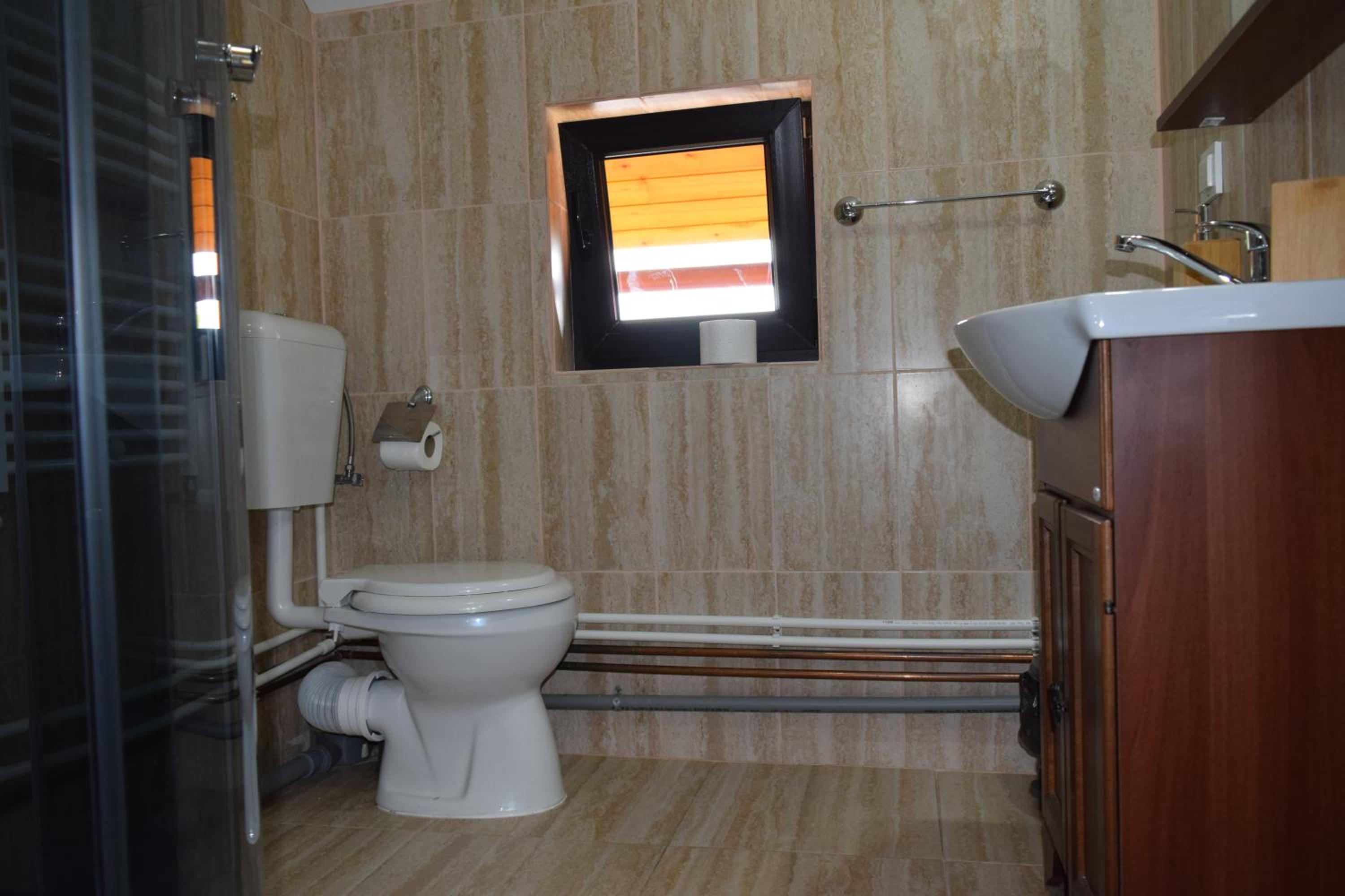 Double Room with Private Bathroom - Photo 5