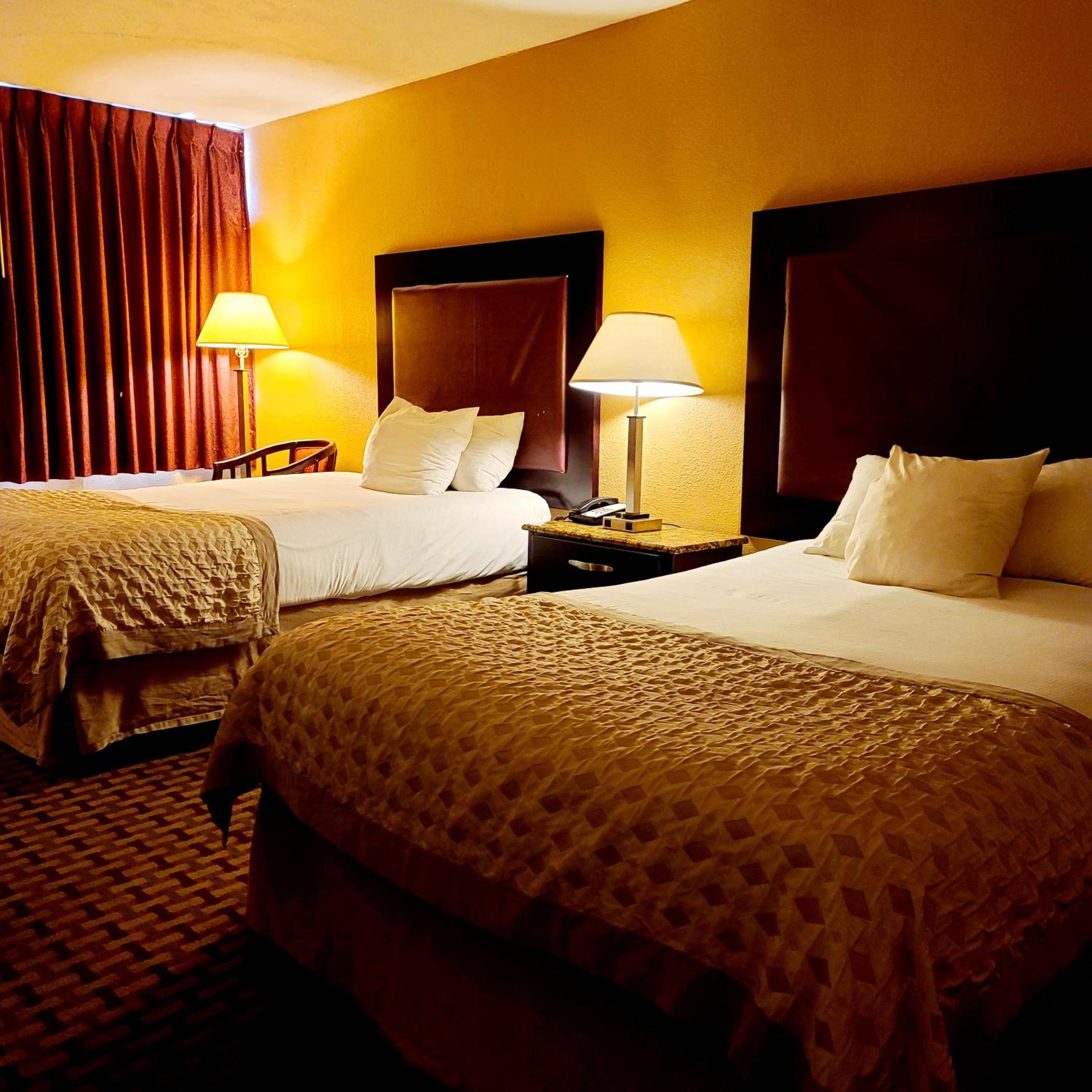 Deluxe Double Room with Two Double Beds - Non-Smoking - Photo 3