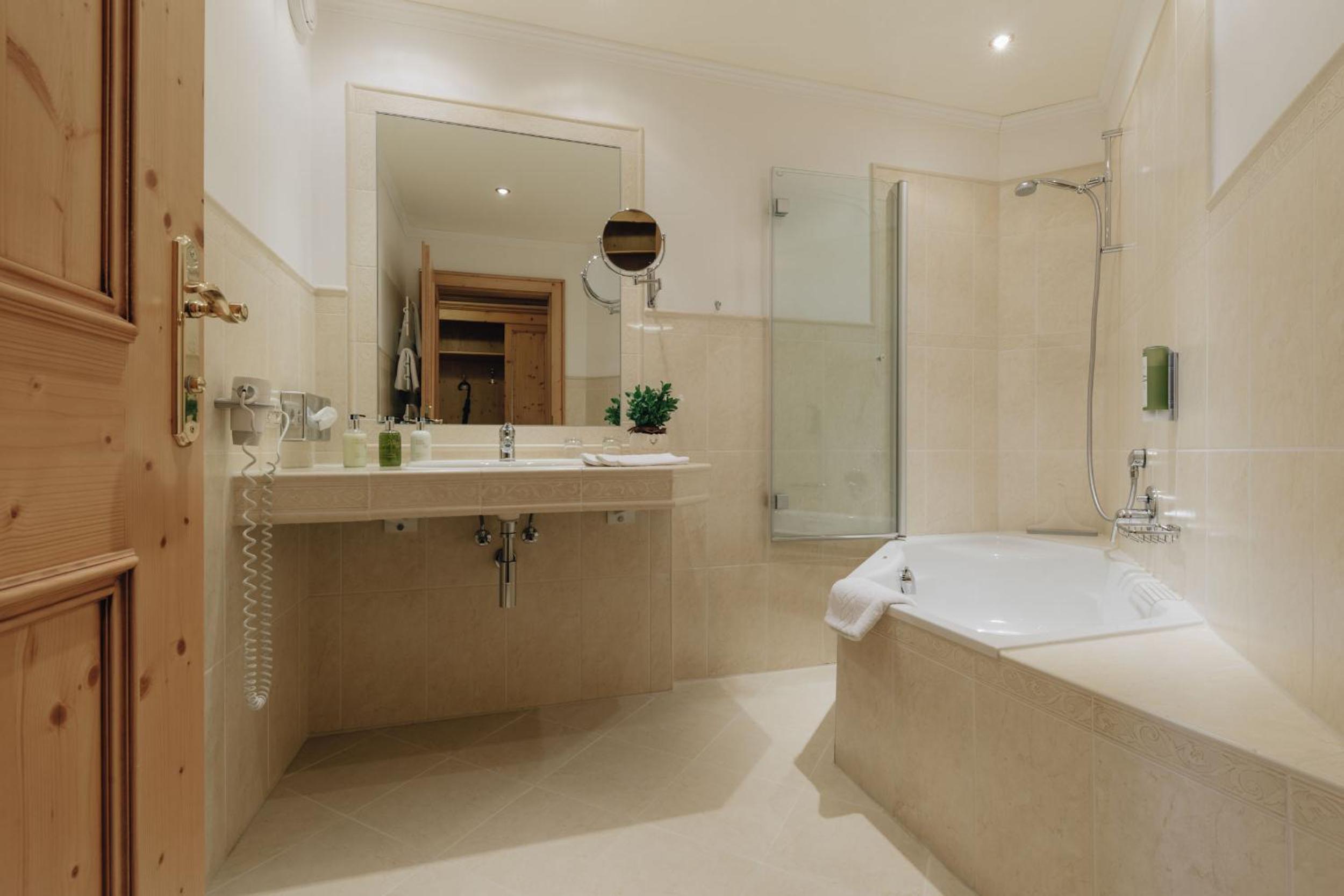 Superior Double Room - Photo 2