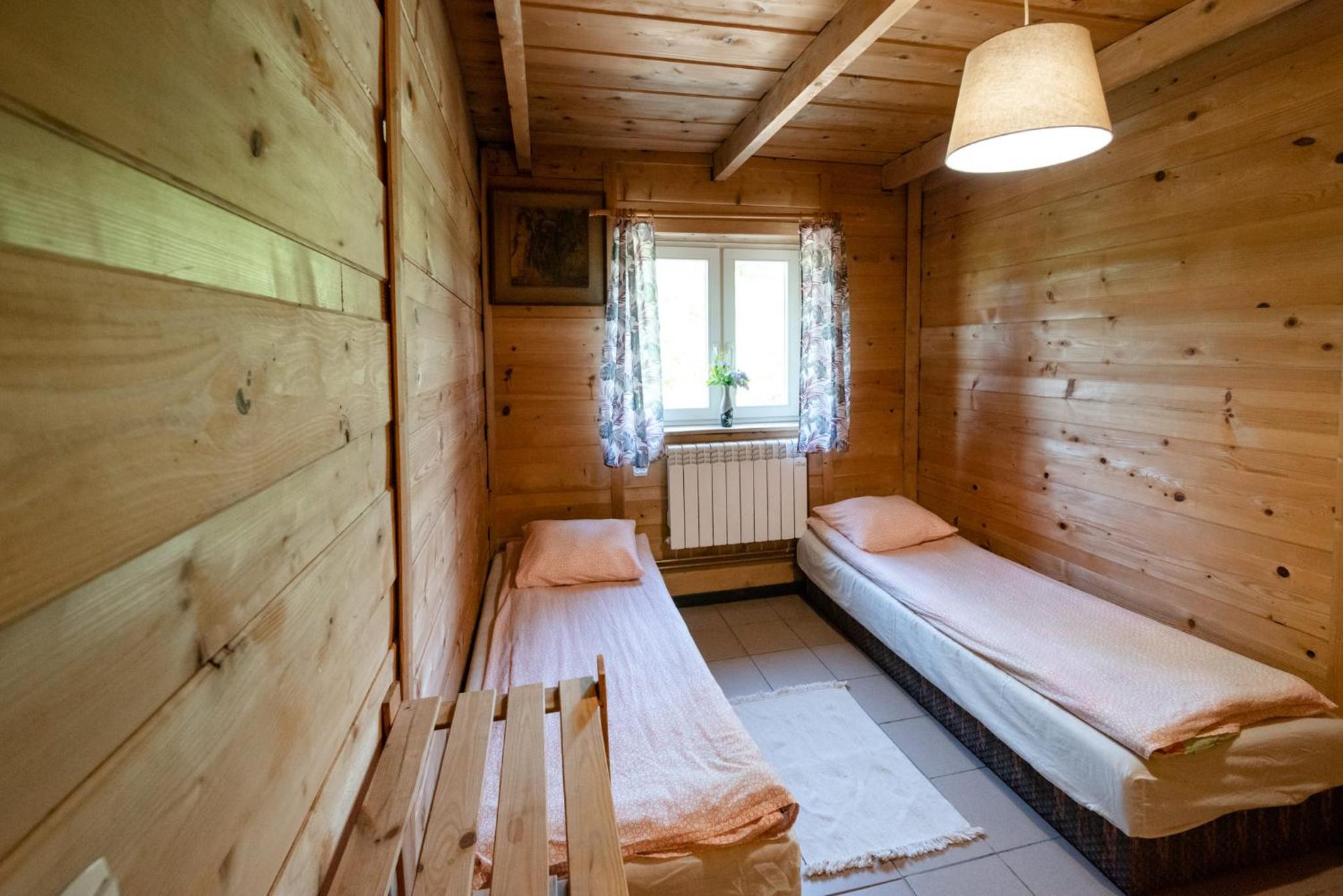 Family Room with Private Bathroom photo 2