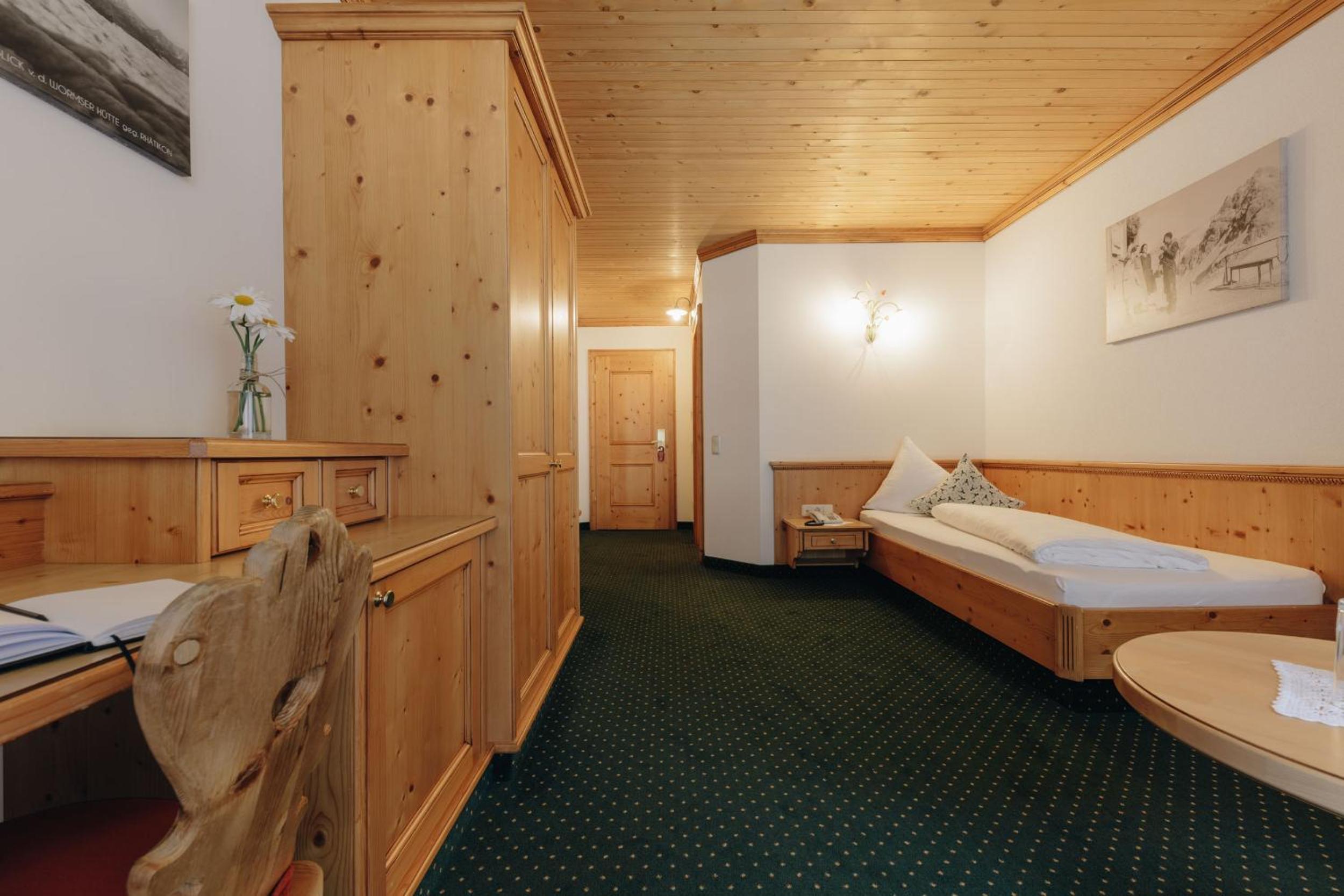 Single Room with Balcony photo 3