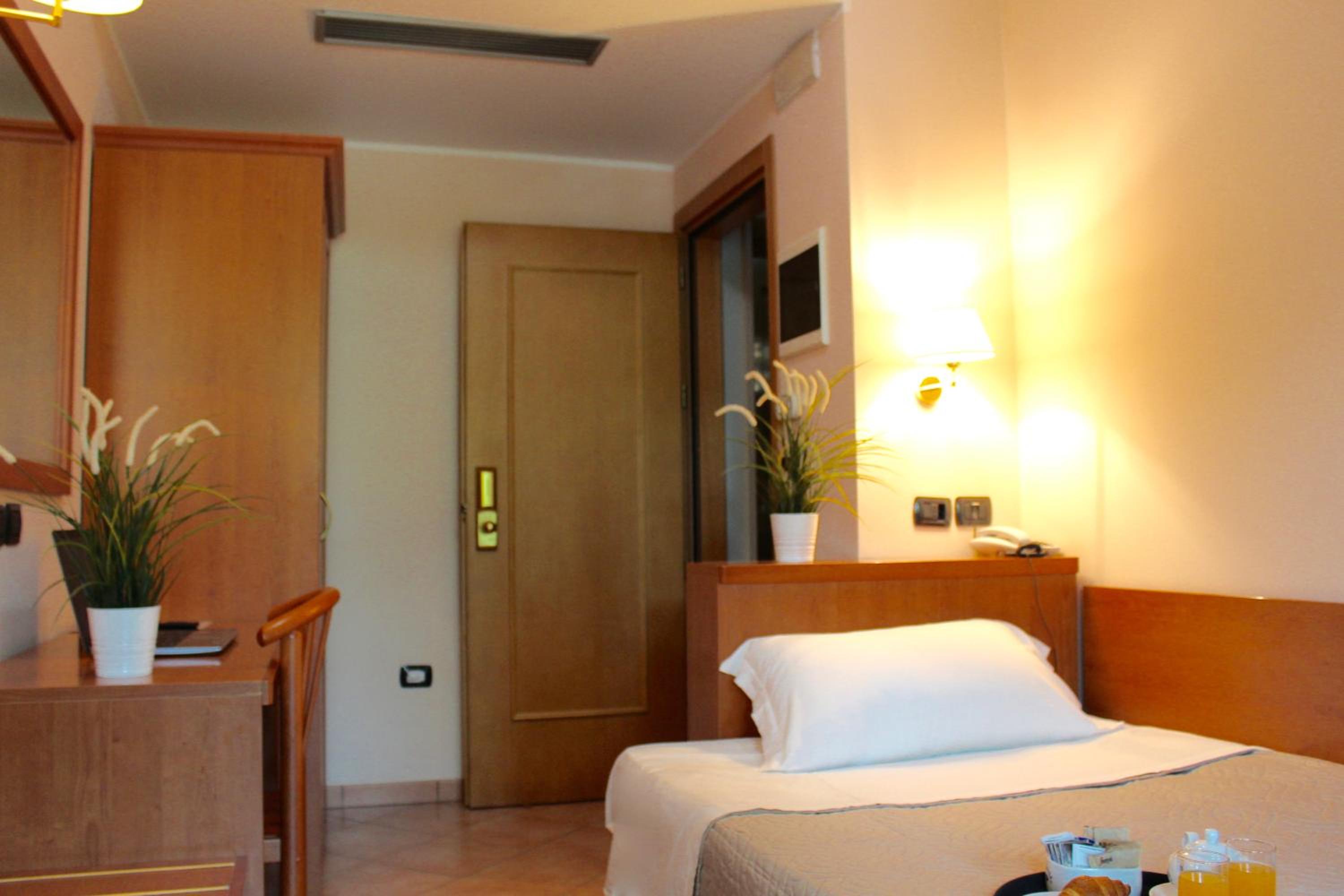 Single Room photo 1