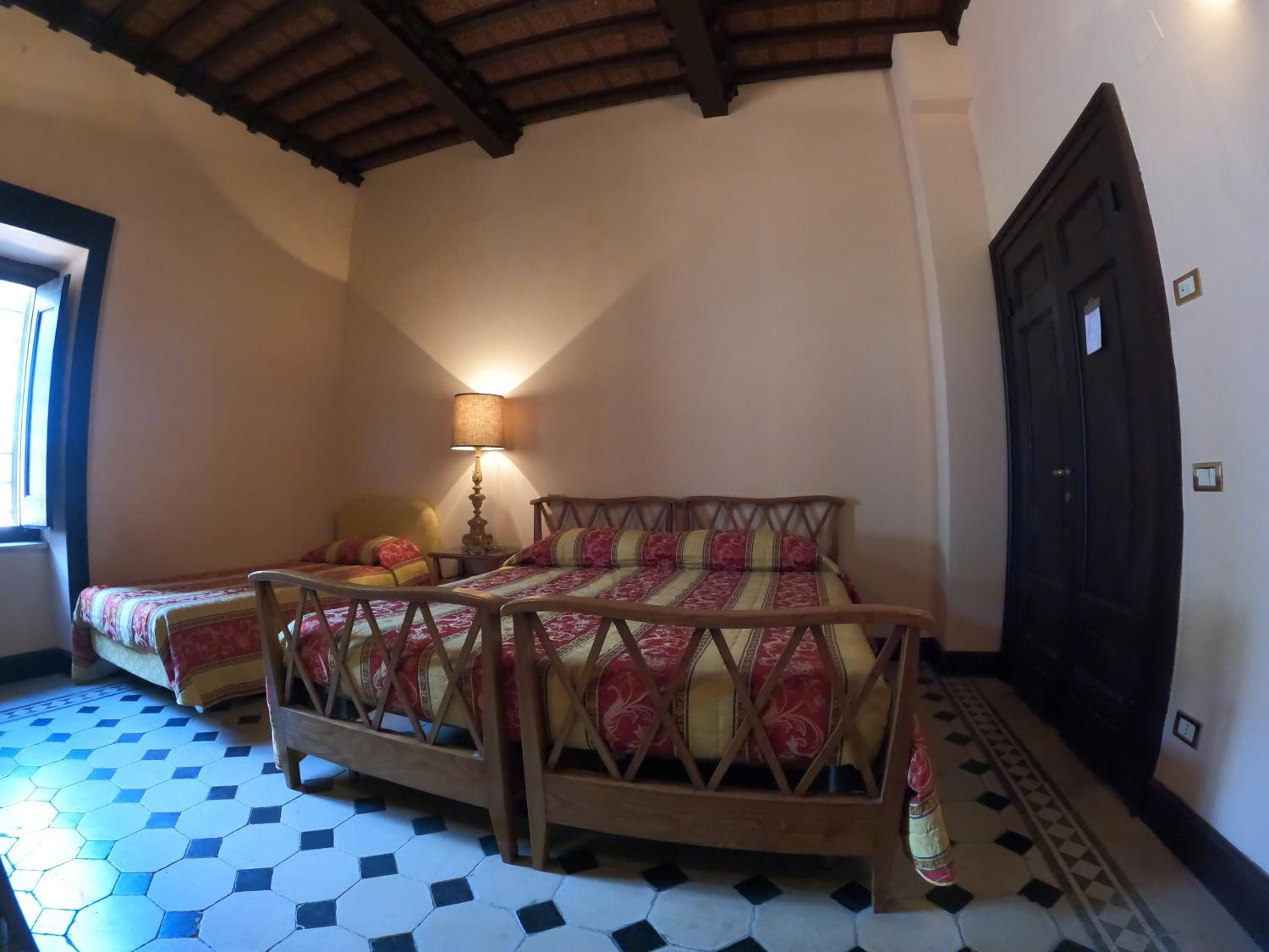 Deluxe Room - Photo 1