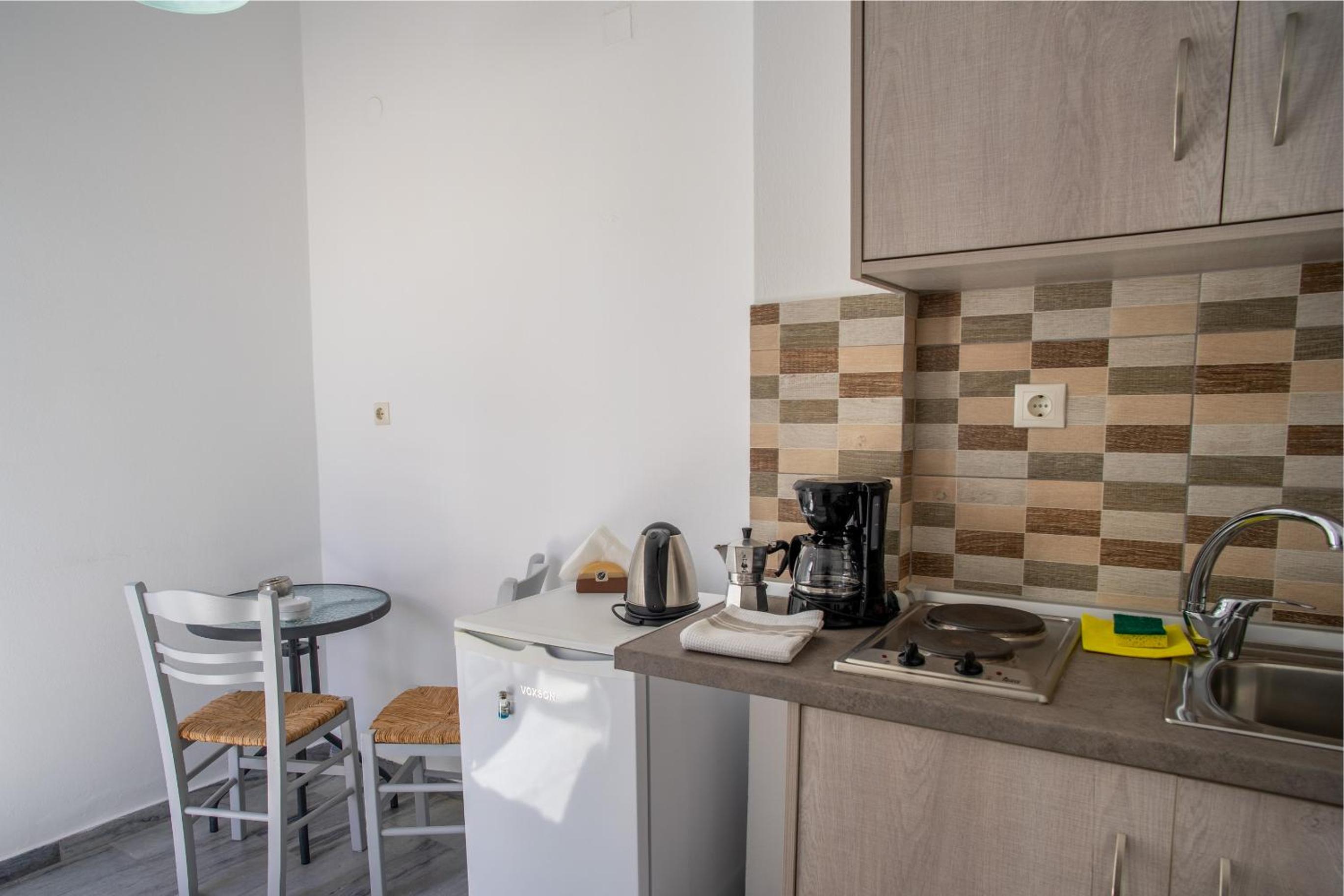 One-Bedroom Apartment with Kitchen  (2 Adults) photo 3