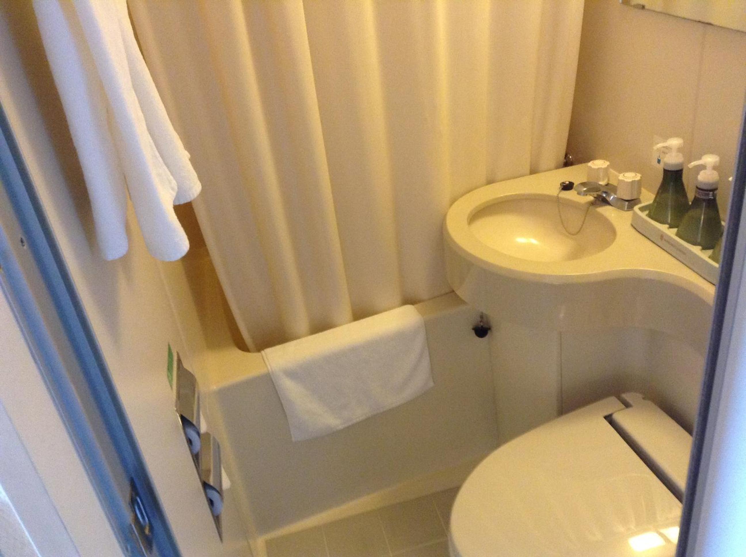 Single Room - Non-Smoking photo 2