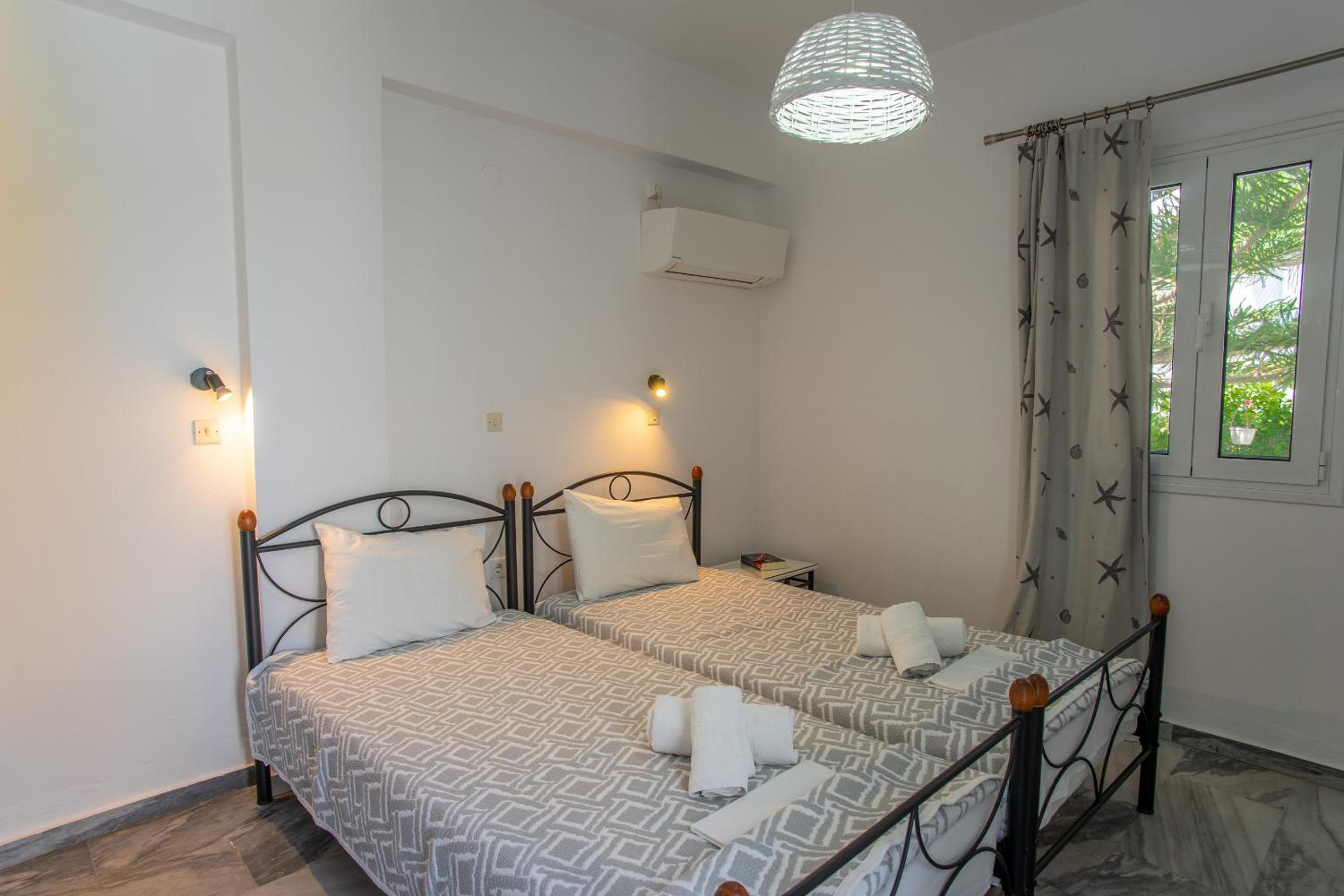 One-Bedroom Apartment (3 Adults) with Kitchen