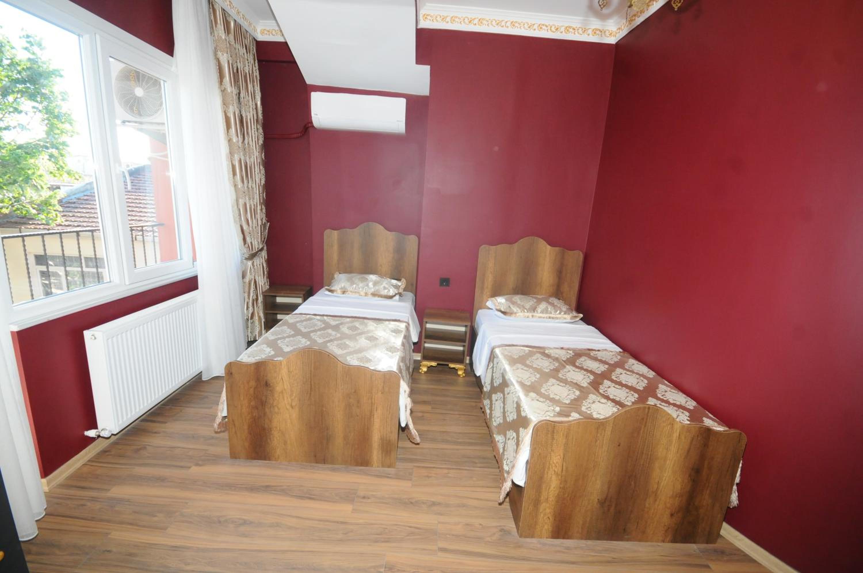 Apartment with Balcony photo 3