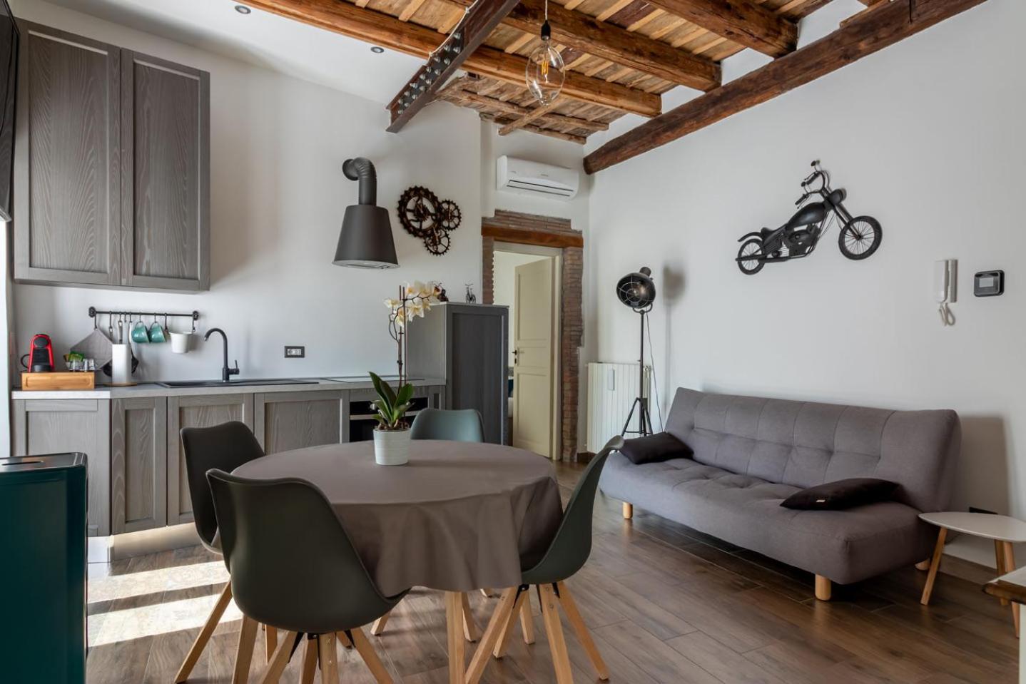 One-Bedroom Apartment - Photo 27