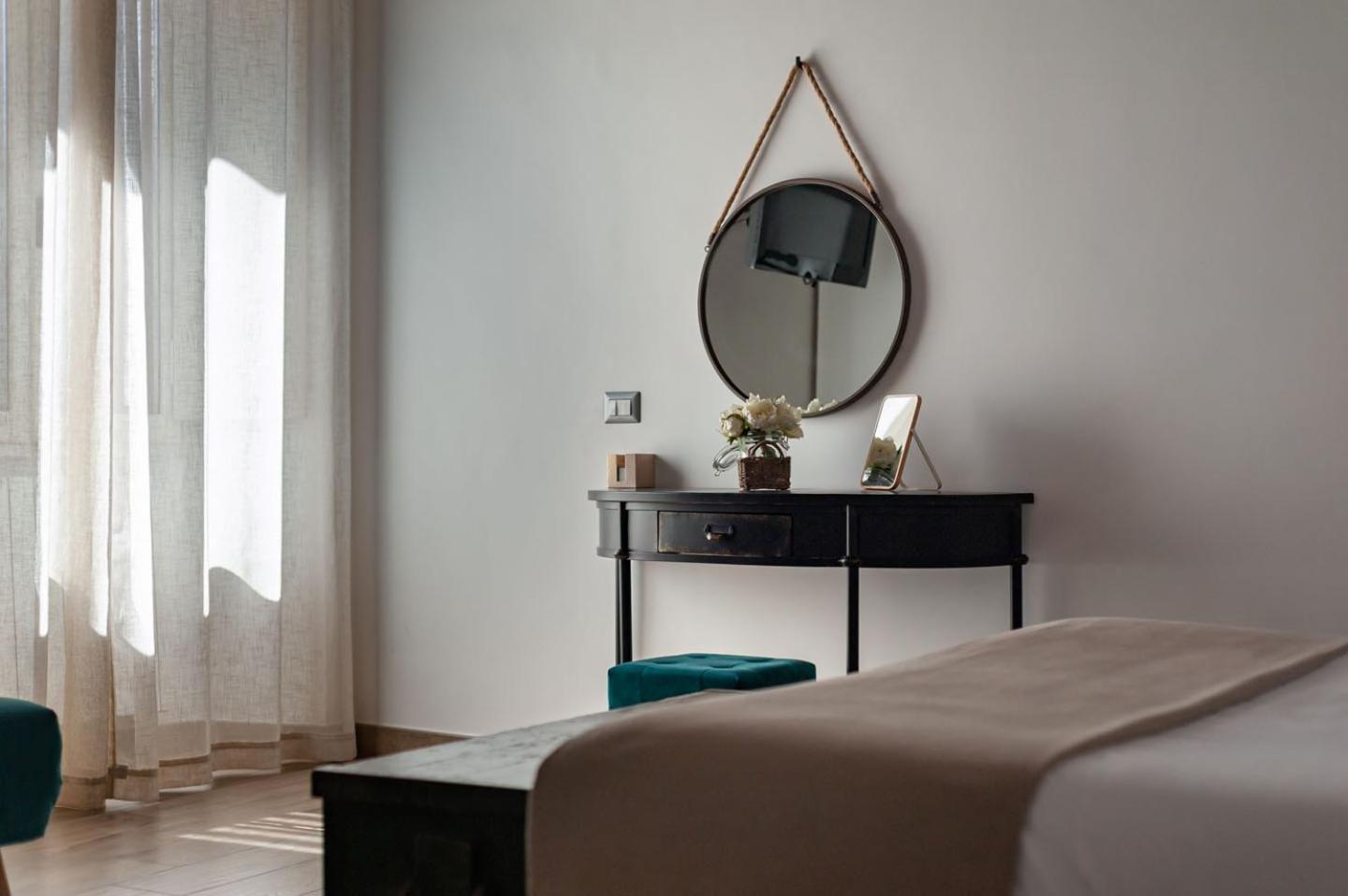 One-Bedroom Apartment - Photo 18