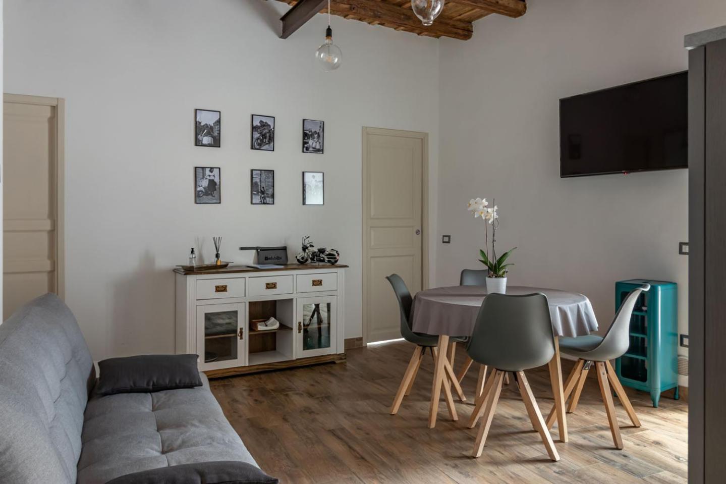 One-Bedroom Apartment - Photo 12