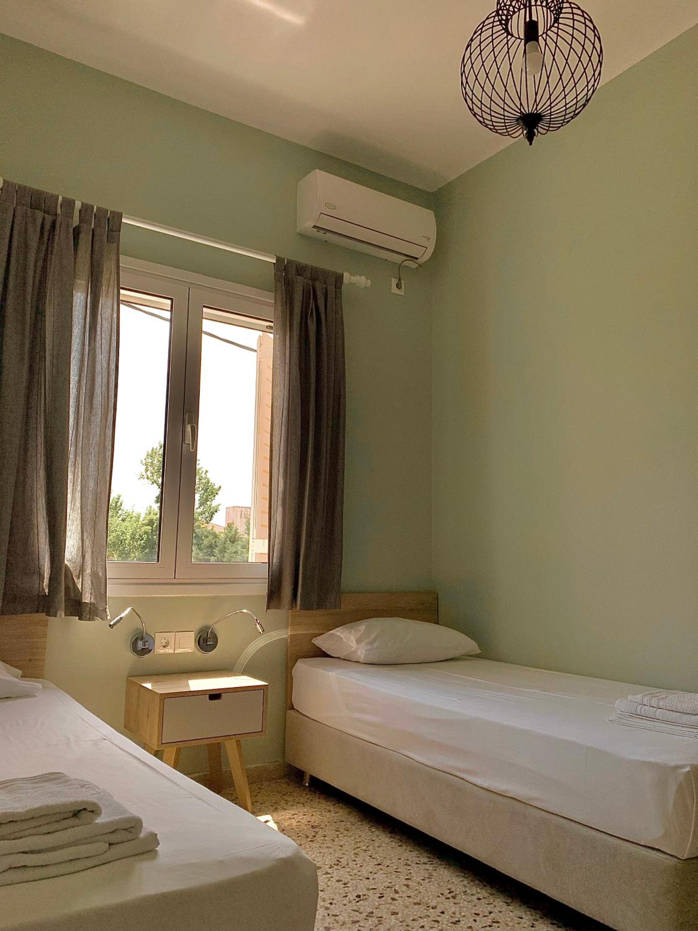 Budget Twin Room photo 2