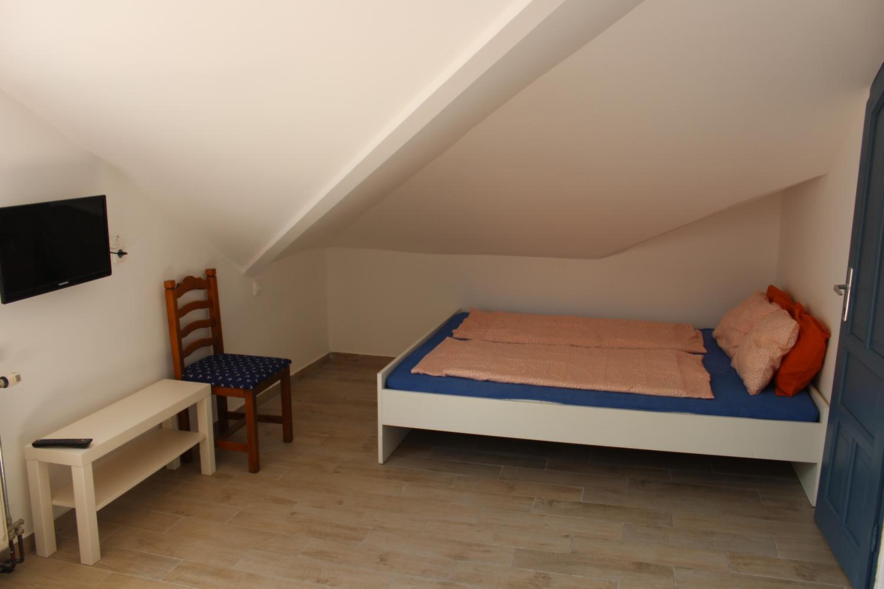 Quadruple Room - Attic - Photo 7