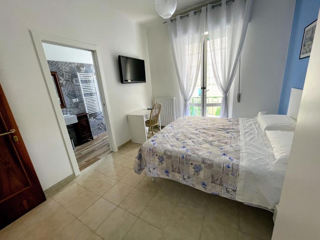 Double Room with Private Bathroom - Photo 5