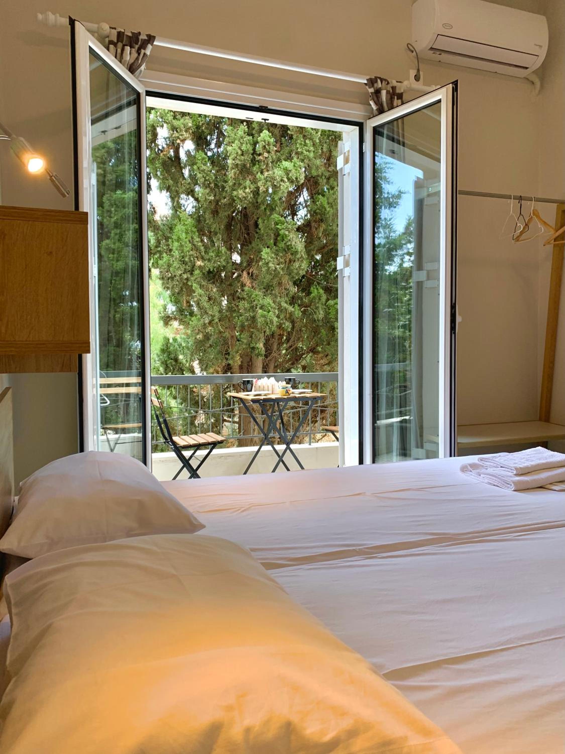 Standard Twin Room with Garden View - Photo 3