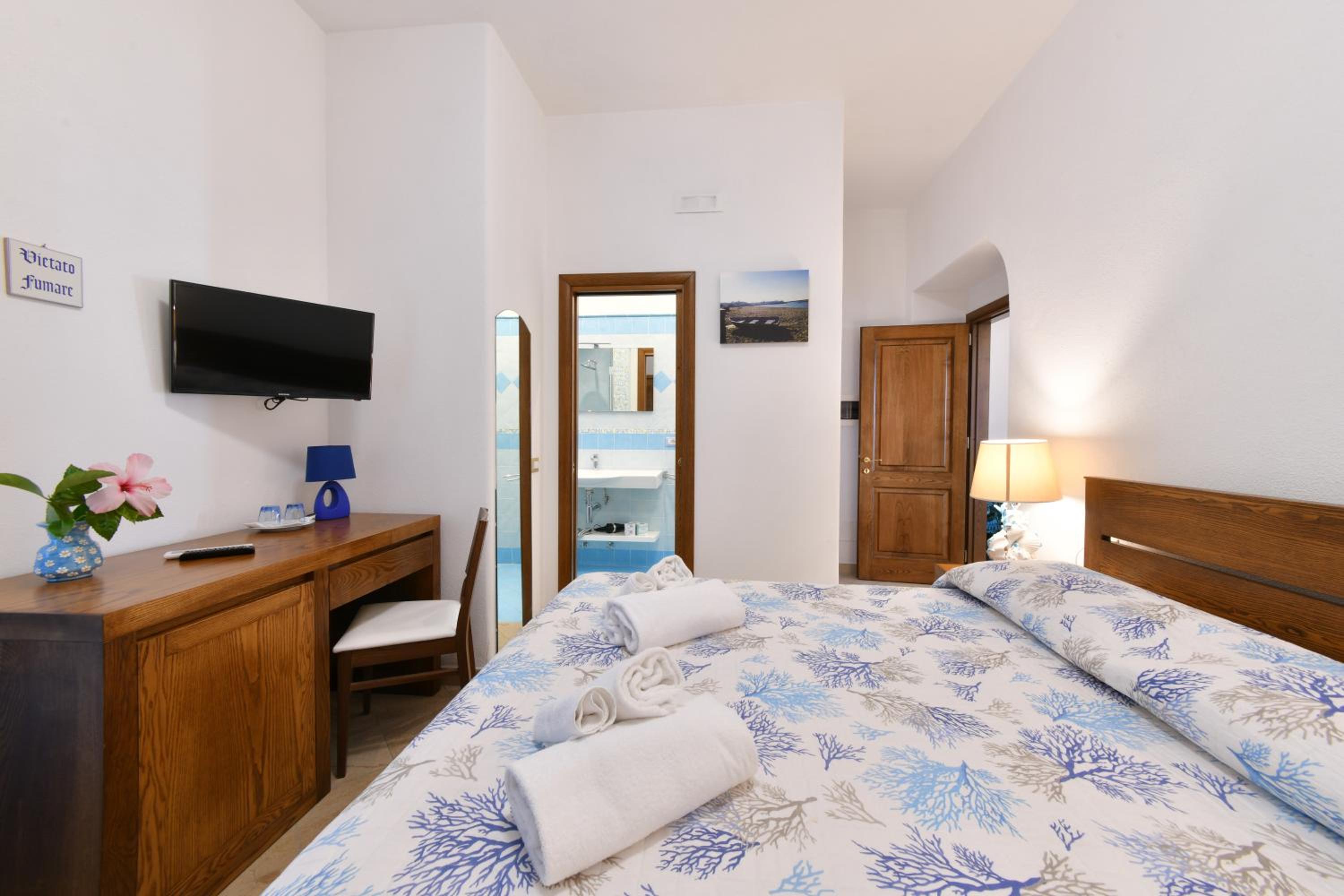 Double Room with Garden View - Photo 1