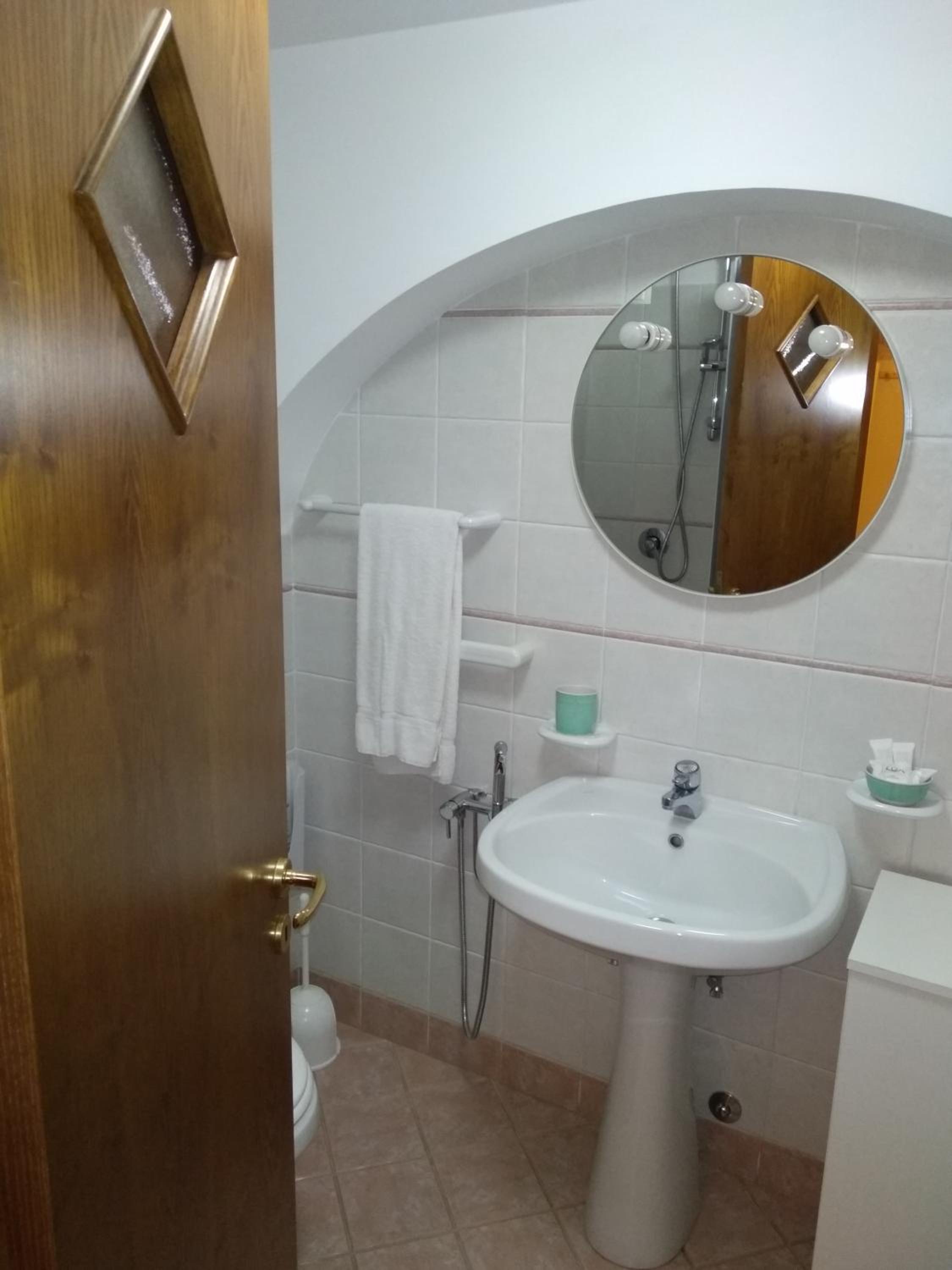 One-Bedroom Apartment - Photo 26