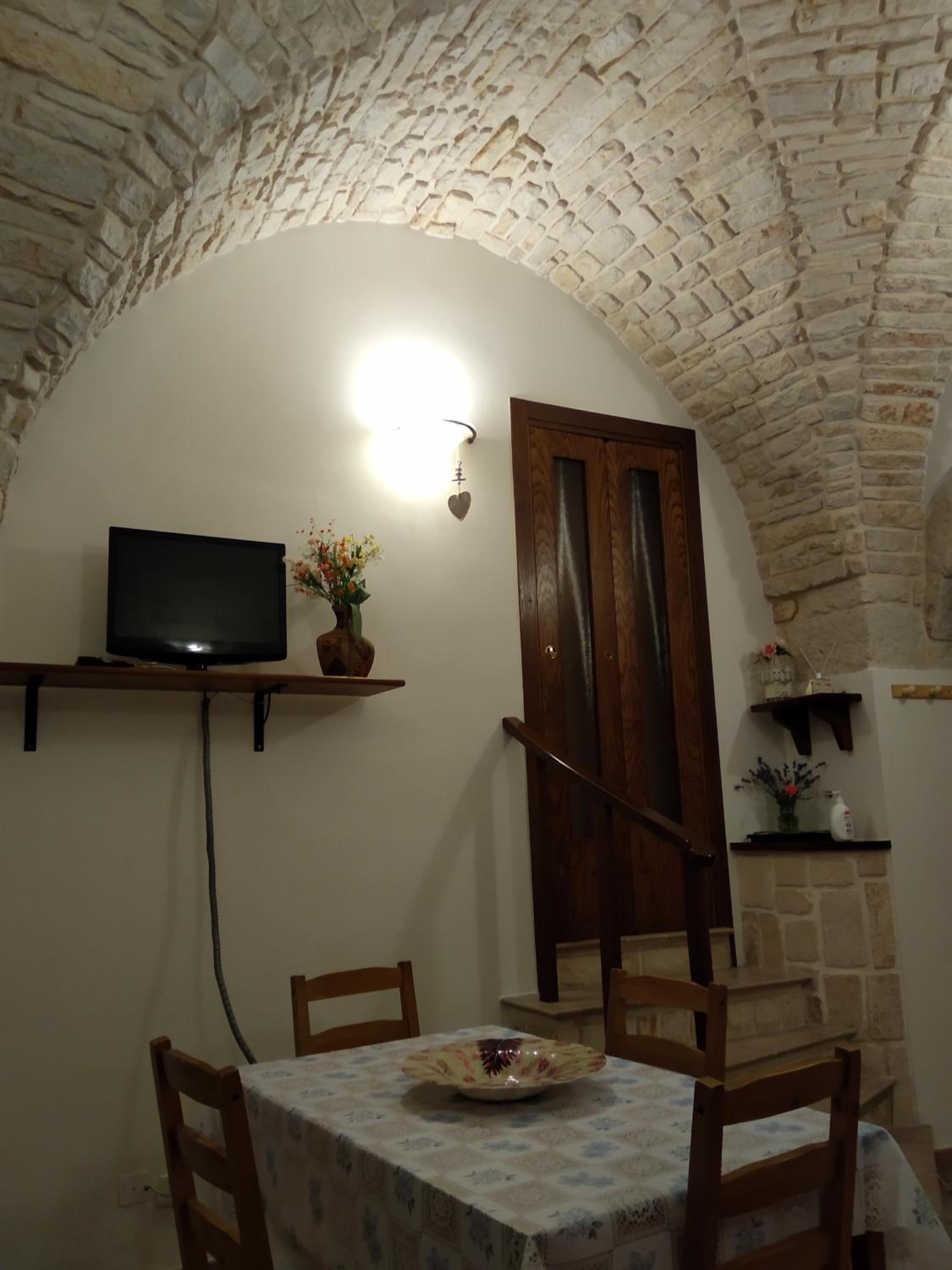 One-Bedroom Apartment - Photo 29