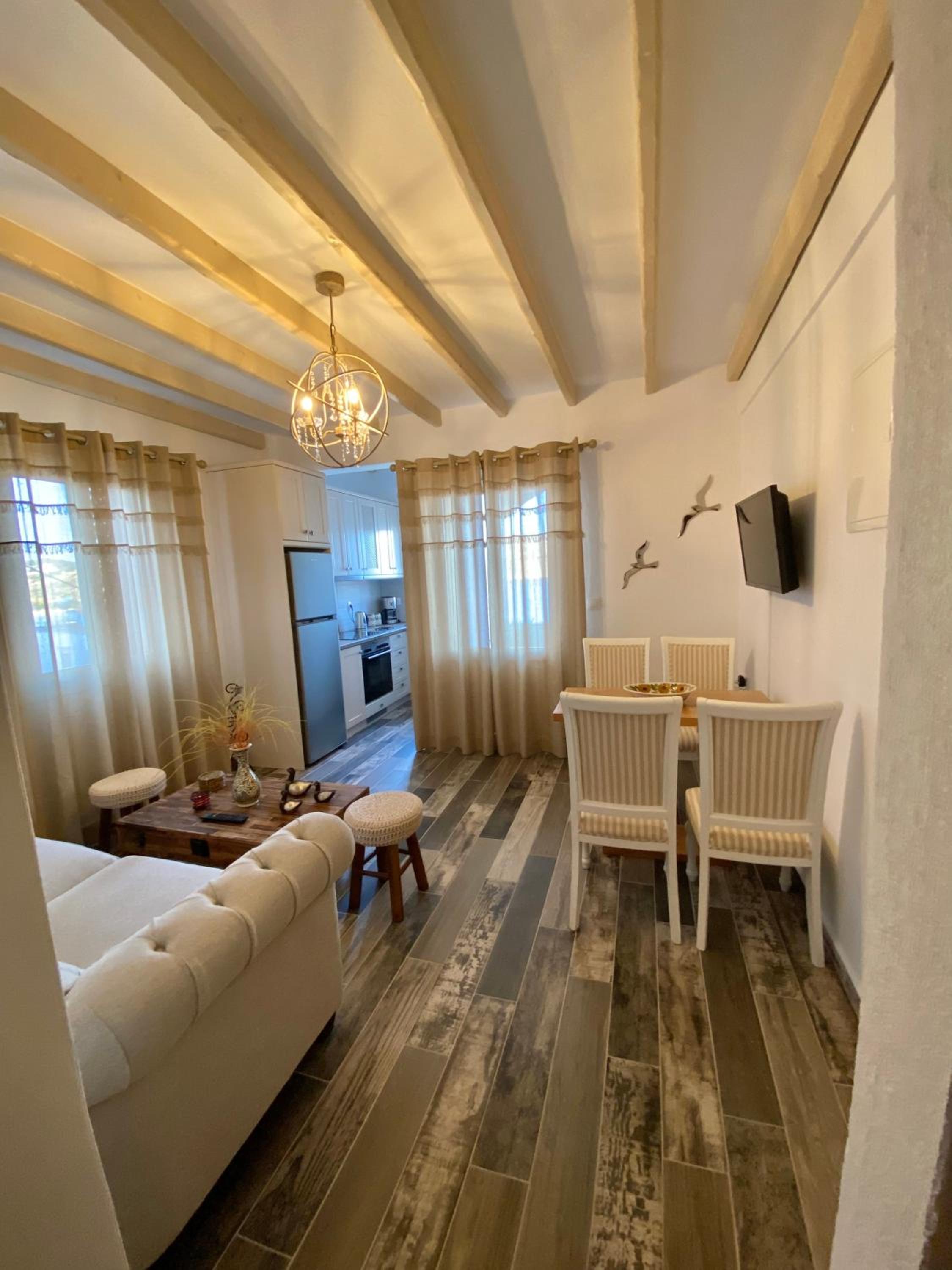Deluxe Apartment - Photo 1