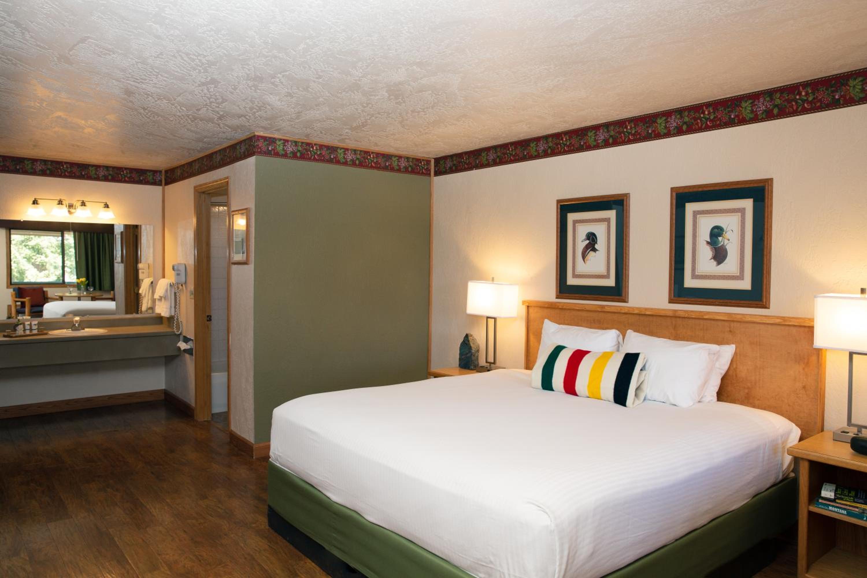 King Room - Non-Smoking photo 1