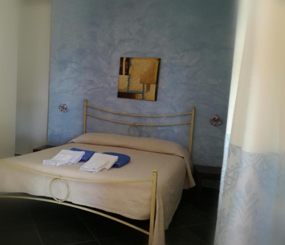 Large Double Room - Photo 3