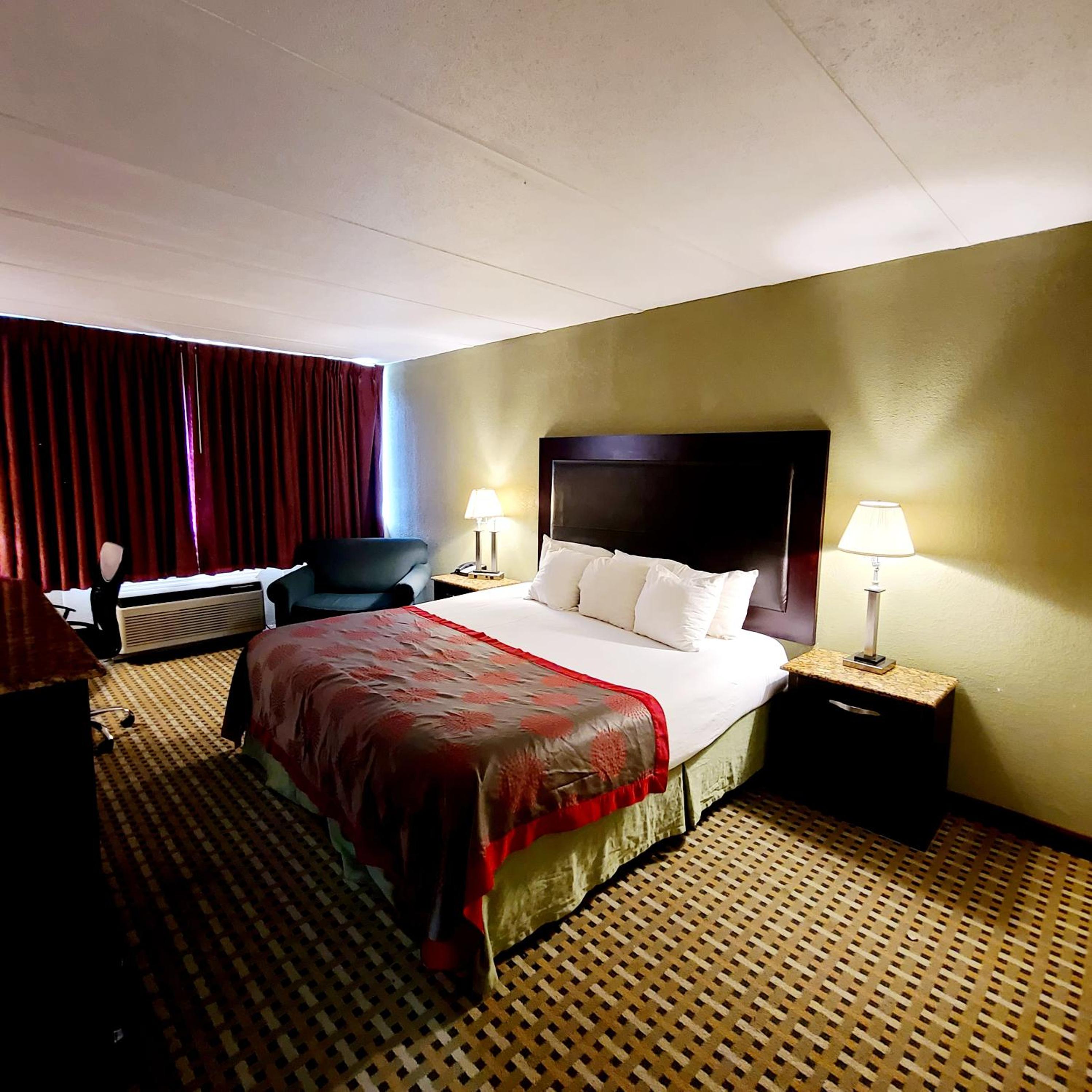 Standard King Room - Non-Smoking  - Photo 1